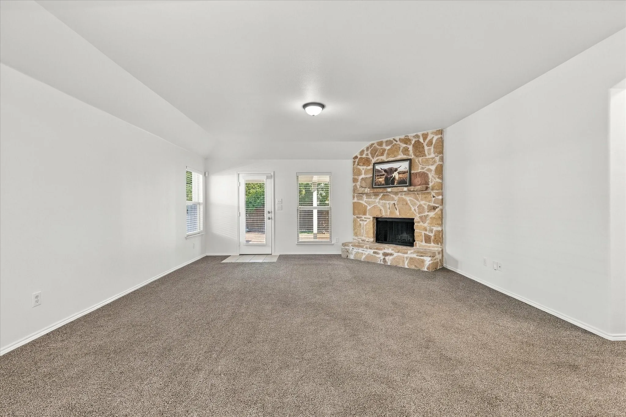 Single Family Residence For Sale in Denton County , 1301 Lasso Drive, Little Elm, Texas 75068, 3 Bedroom, 2 Bathroom, 2 Garage spaces, 1,864 Sqft, built in 2013, mls#21405114, Real Estate Agent in Little Elm, Homes For Sale in Denton county, Homes For Sale in Little Elm, Realtor in Little Elm Texas, Real Estate Brokerage Independent Realty Texas, Luminita Cordes Realtor