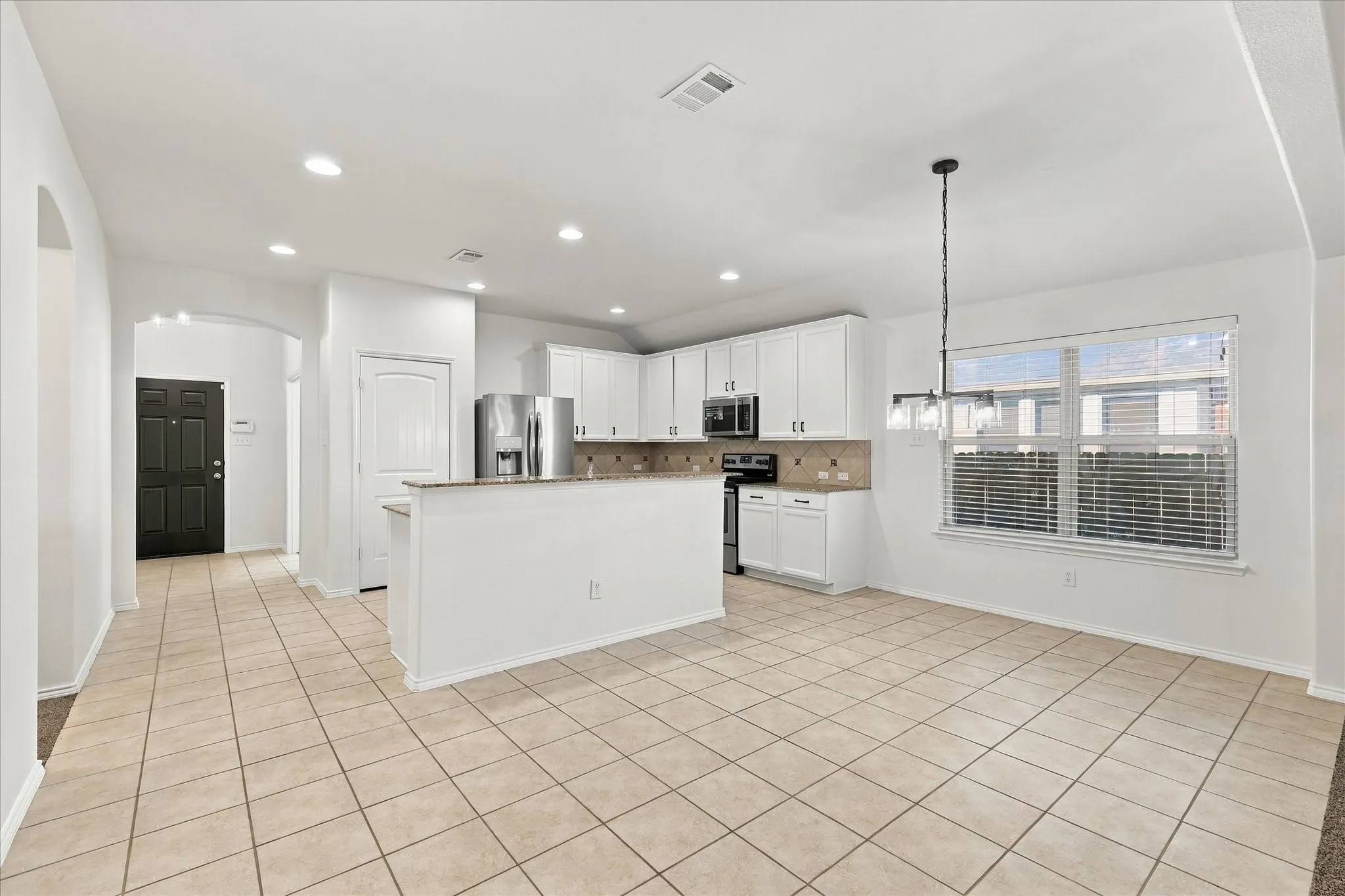 Single Family Residence For Sale in Denton County , 1301 Lasso Drive, Little Elm, Texas 75068, 3 Bedroom, 2 Bathroom, 2 Garage spaces, 1,864 Sqft, built in 2013, mls#21405114, Real Estate Agent in Little Elm, Homes For Sale in Denton county, Homes For Sale in Little Elm, Realtor in Little Elm Texas, Real Estate Brokerage Independent Realty Texas, Luminita Cordes Realtor