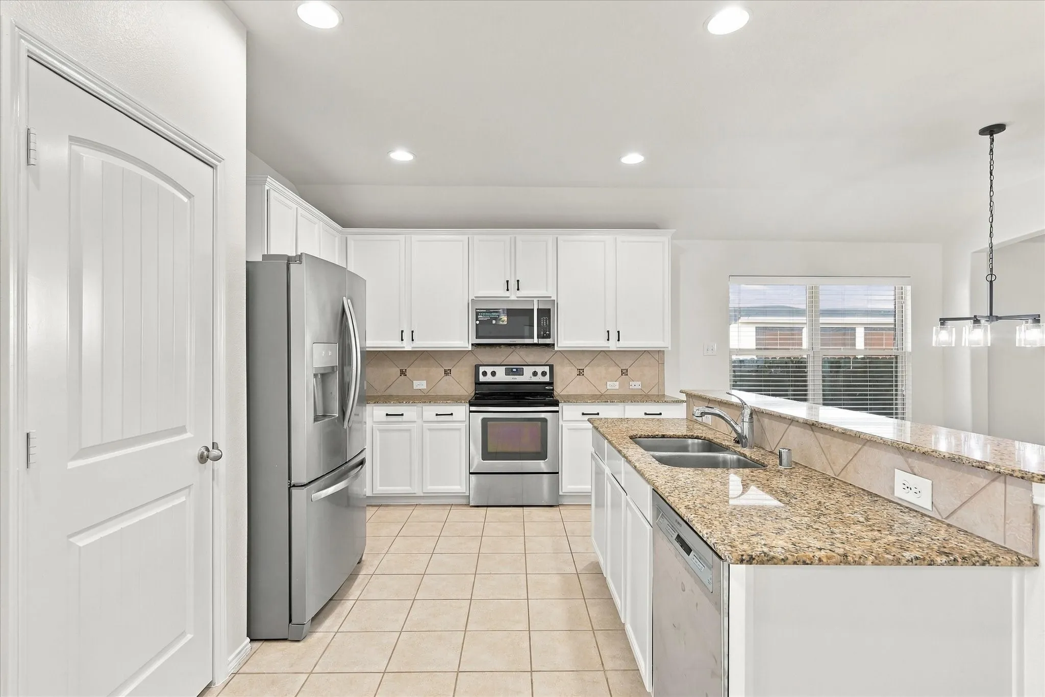 Single Family Residence For Sale in Denton County , 1301 Lasso Drive, Little Elm, Texas 75068, 3 Bedroom, 2 Bathroom, 2 Garage spaces, 1,864 Sqft, built in 2013, mls#21405114, Real Estate Agent in Little Elm, Homes For Sale in Denton county, Homes For Sale in Little Elm, Realtor in Little Elm Texas, Real Estate Brokerage Independent Realty Texas, Luminita Cordes Realtor