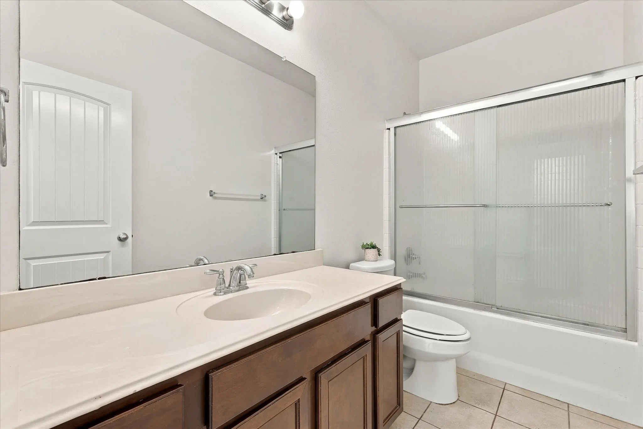 Single Family Residence For Sale in Denton County , 1301 Lasso Drive, Little Elm, Texas 75068, 3 Bedroom, 2 Bathroom, 2 Garage spaces, 1,864 Sqft, built in 2013, mls#21405114, Real Estate Agent in Little Elm, Homes For Sale in Denton county, Homes For Sale in Little Elm, Realtor in Little Elm Texas, Real Estate Brokerage Independent Realty Texas, Luminita Cordes Realtor