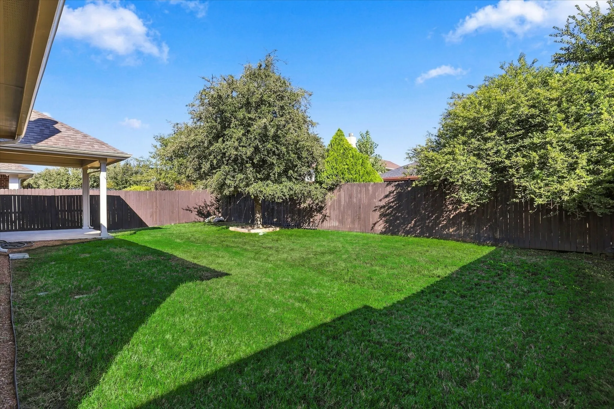 Single Family Residence For Sale in Denton County , 1301 Lasso Drive, Little Elm, Texas 75068, 3 Bedroom, 2 Bathroom, 2 Garage spaces, 1,864 Sqft, built in 2013, mls#21405114, Real Estate Agent in Little Elm, Homes For Sale in Denton county, Homes For Sale in Little Elm, Realtor in Little Elm Texas, Real Estate Brokerage Independent Realty Texas, Luminita Cordes Realtor