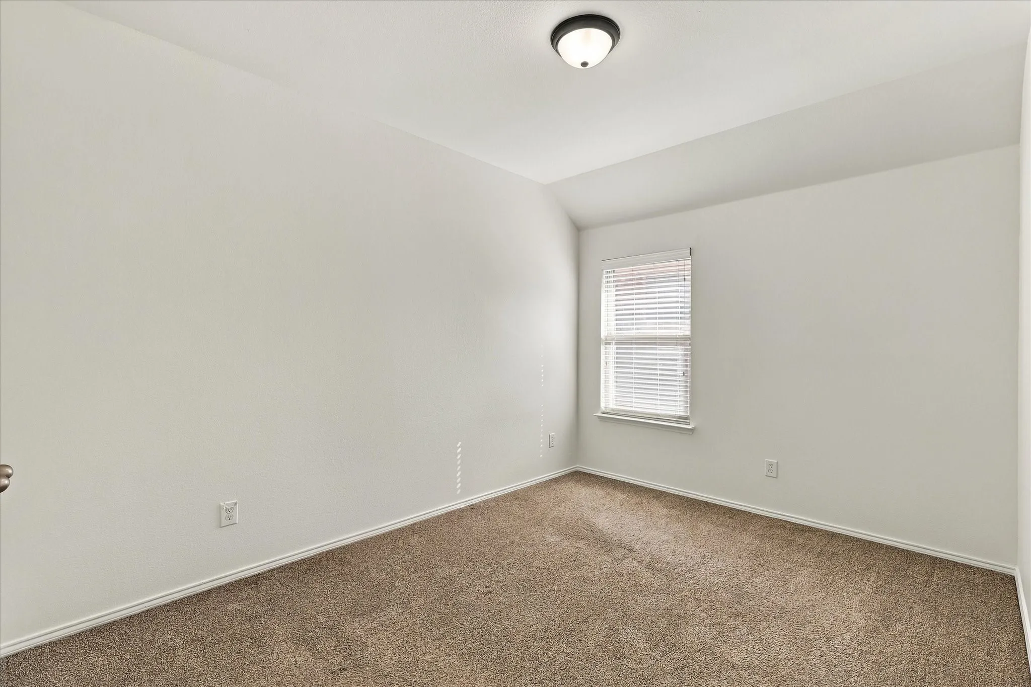 Single Family Residence For Sale in Denton County , 1301 Lasso Drive, Little Elm, Texas 75068, 3 Bedroom, 2 Bathroom, 2 Garage spaces, 1,864 Sqft, built in 2013, mls#21405114, Real Estate Agent in Little Elm, Homes For Sale in Denton county, Homes For Sale in Little Elm, Realtor in Little Elm Texas, Real Estate Brokerage Independent Realty Texas, Luminita Cordes Realtor
