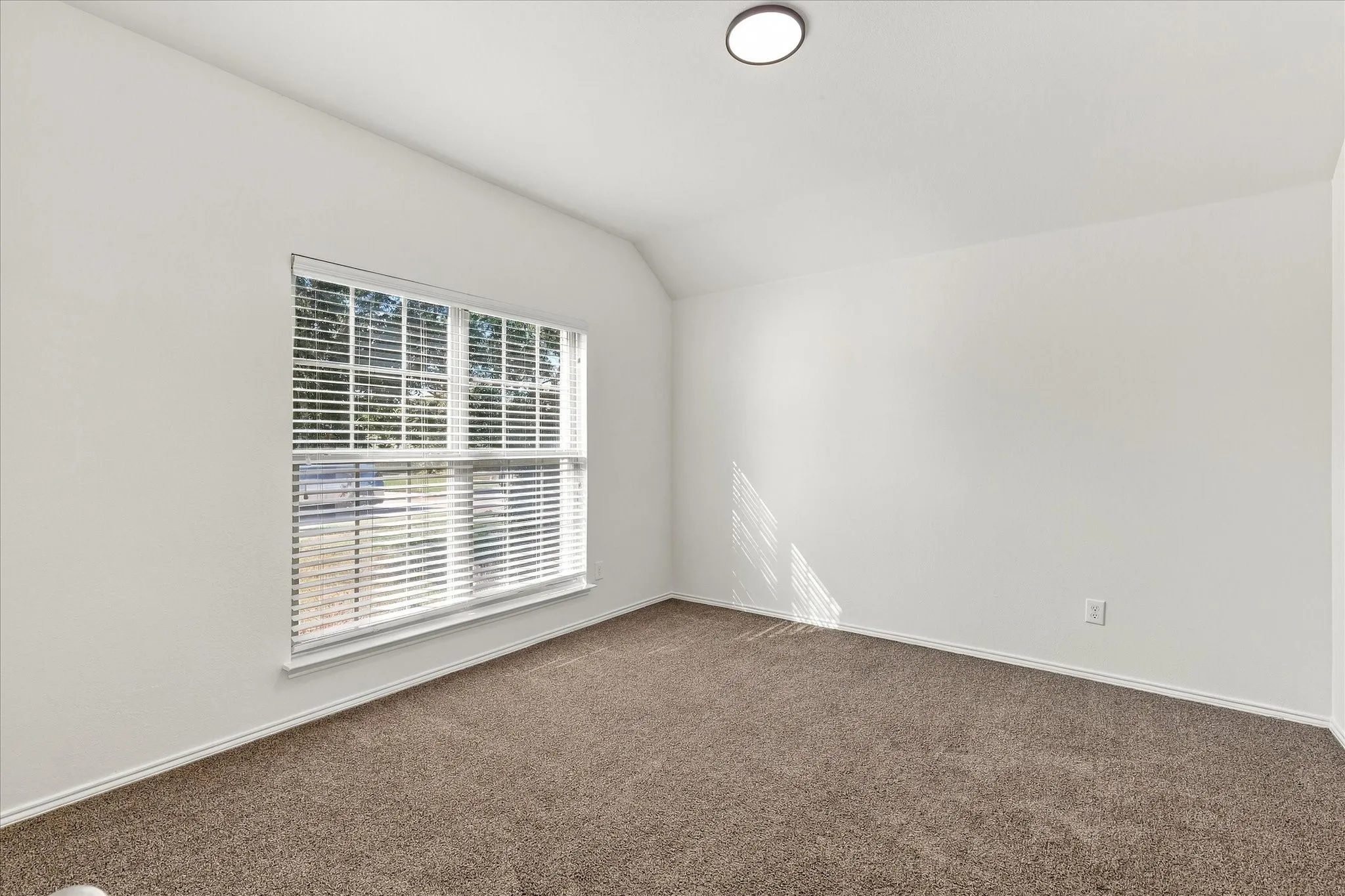 Single Family Residence For Sale in Denton County , 1301 Lasso Drive, Little Elm, Texas 75068, 3 Bedroom, 2 Bathroom, 2 Garage spaces, 1,864 Sqft, built in 2013, mls#21405114, Real Estate Agent in Little Elm, Homes For Sale in Denton county, Homes For Sale in Little Elm, Realtor in Little Elm Texas, Real Estate Brokerage Independent Realty Texas, Luminita Cordes Realtor