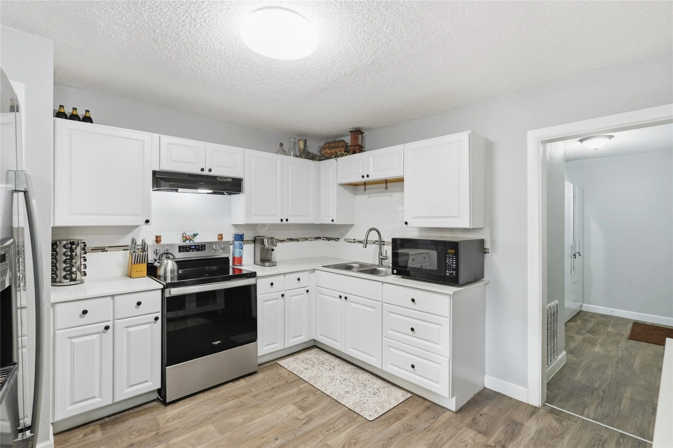 Single Family Residence For Sale in Tarrant County , 5113 Cottey Street, Fort Worth, Texas 76105, 2 Bedroom, 2 Bathroom, Garage spaces, 846 Sqft, built in 1959, mls#21393357, Real Estate Agent in Fort Worth, Homes For Sale in Tarrant county, Homes For Sale in Fort Worth, Realtor in Fort Worth Texas, Real Estate Brokerage Independent Realty Texas, Luminita Cordes Realtor