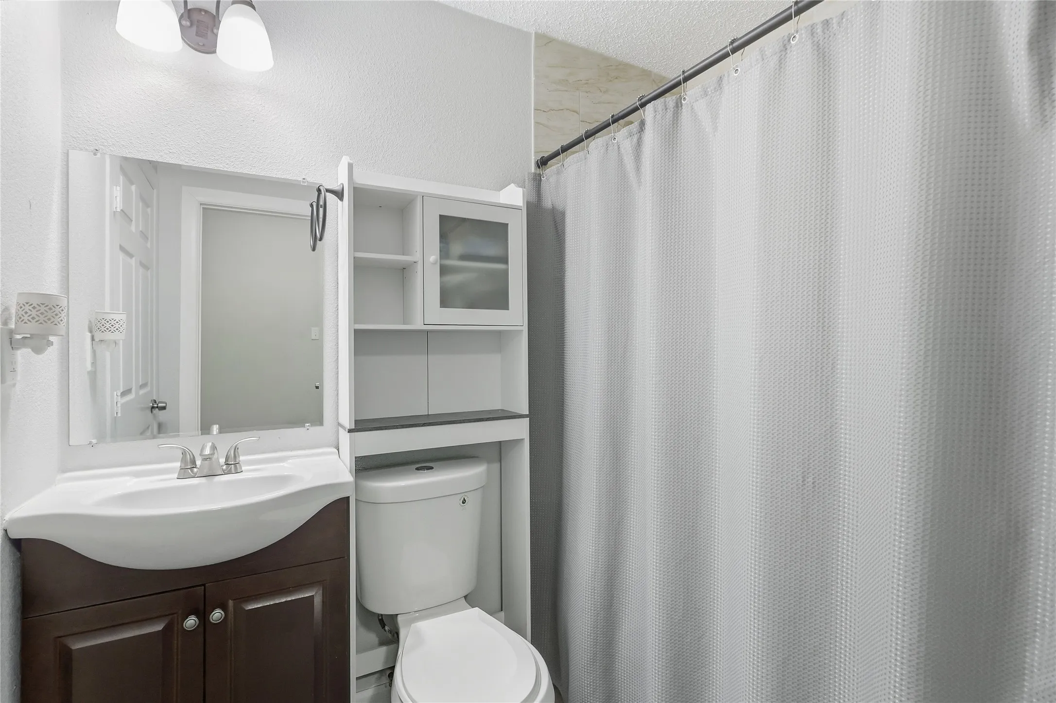 Single Family Residence For Sale in Tarrant County , 5113 Cottey Street, Fort Worth, Texas 76105, 2 Bedroom, 2 Bathroom, Garage spaces, 846 Sqft, built in 1959, mls#21393357, Real Estate Agent in Fort Worth, Homes For Sale in Tarrant county, Homes For Sale in Fort Worth, Realtor in Fort Worth Texas, Real Estate Brokerage Independent Realty Texas, Luminita Cordes Realtor