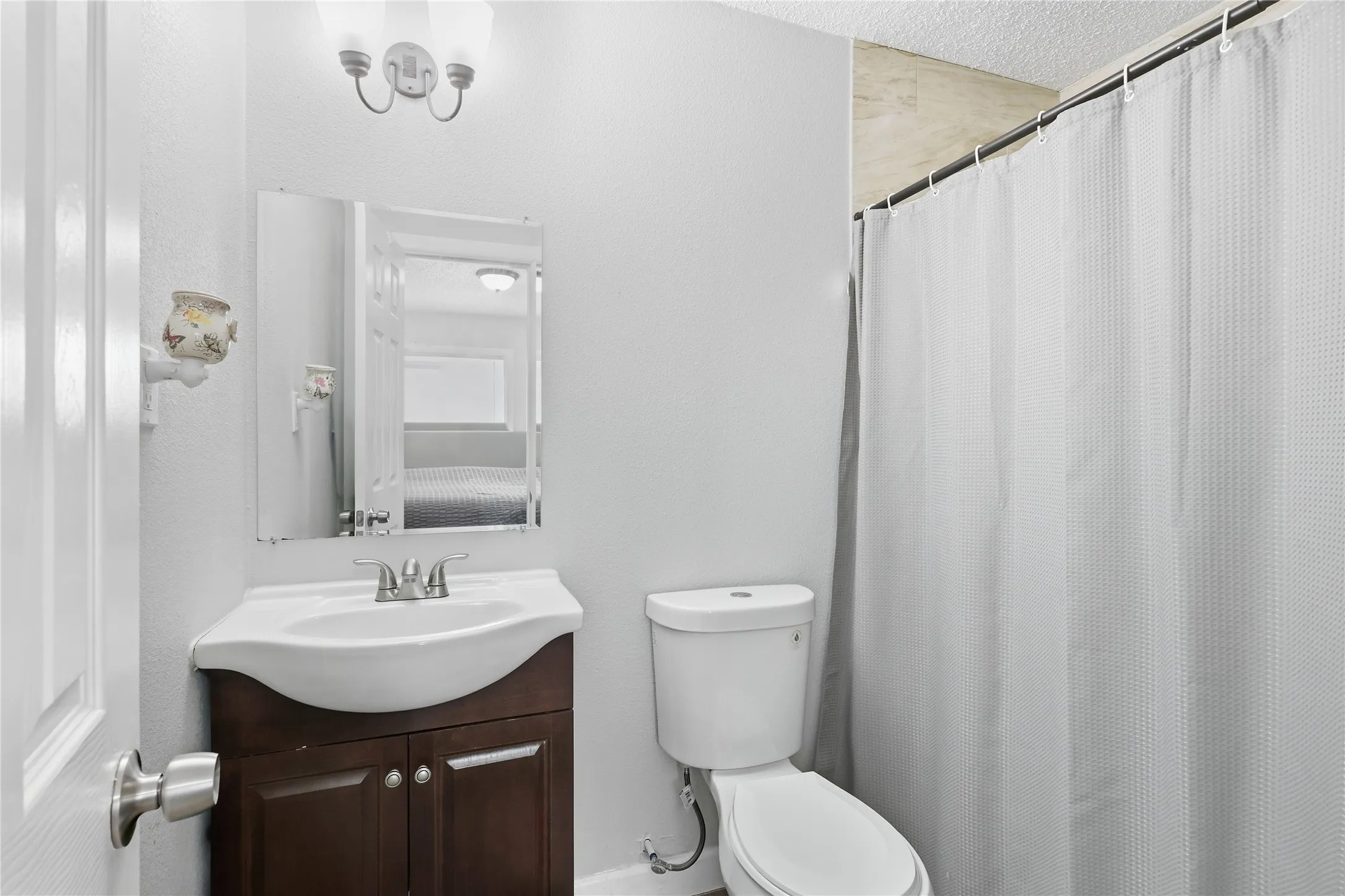Single Family Residence For Sale in Tarrant County , 5113 Cottey Street, Fort Worth, Texas 76105, 2 Bedroom, 2 Bathroom, Garage spaces, 846 Sqft, built in 1959, mls#21393357, Real Estate Agent in Fort Worth, Homes For Sale in Tarrant county, Homes For Sale in Fort Worth, Realtor in Fort Worth Texas, Real Estate Brokerage Independent Realty Texas, Luminita Cordes Realtor
