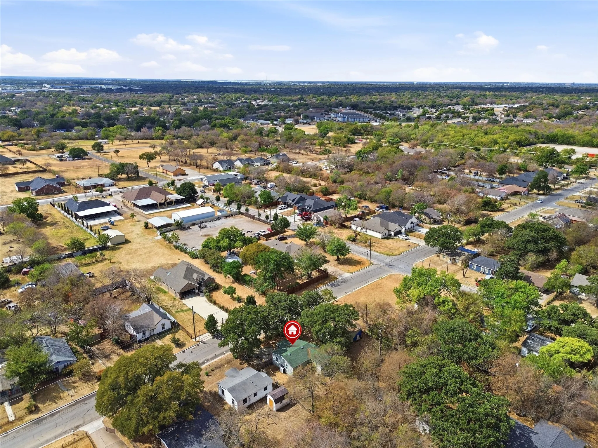 Single Family Residence For Sale in Tarrant County , 5113 Cottey Street, Fort Worth, Texas 76105, 2 Bedroom, 2 Bathroom, Garage spaces, 846 Sqft, built in 1959, mls#21393357, Real Estate Agent in Fort Worth, Homes For Sale in Tarrant county, Homes For Sale in Fort Worth, Realtor in Fort Worth Texas, Real Estate Brokerage Independent Realty Texas, Luminita Cordes Realtor