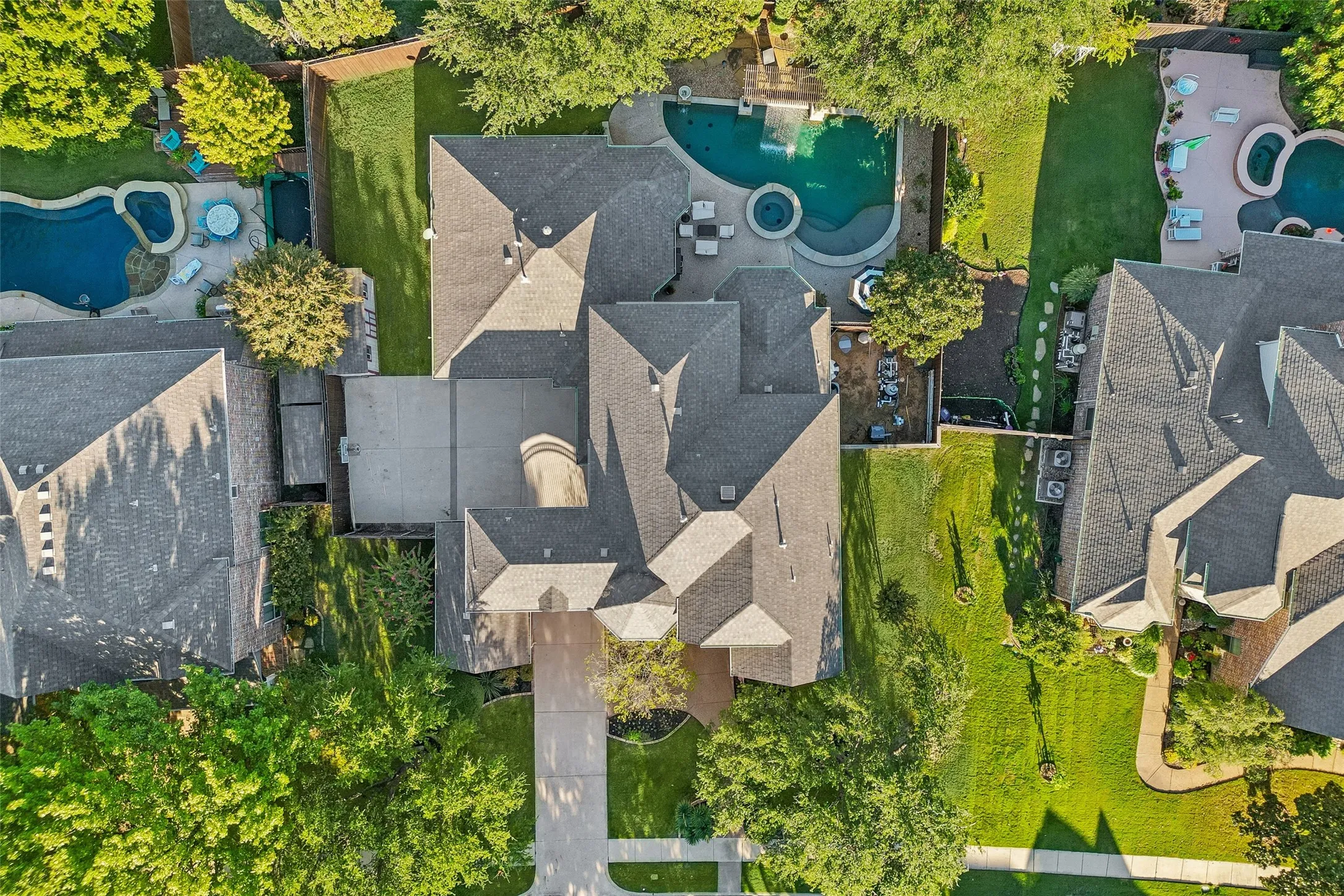 Single Family Residence For Sale in Collin County , 1212 Barrister Circle, Murphy, Texas 75094, 4 Bedroom, 4 Bathroom, 3 Garage spaces, 3,967 Sqft, built in 2001, mls#21405064, Real Estate Agent in Murphy, Homes For Sale in Collin county, Homes For Sale in Murphy, Realtor in Murphy Texas, Real Estate Brokerage Independent Realty Texas, Luminita Cordes Realtor