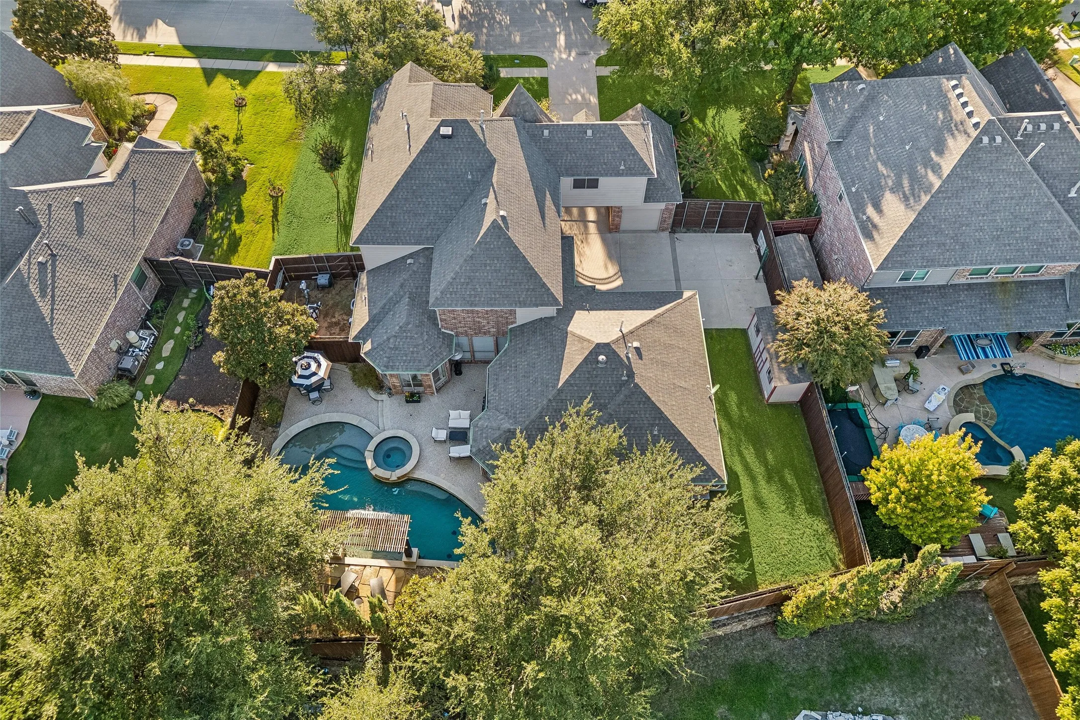 Single Family Residence For Sale in Collin County , 1212 Barrister Circle, Murphy, Texas 75094, 4 Bedroom, 4 Bathroom, 3 Garage spaces, 3,967 Sqft, built in 2001, mls#21405064, Real Estate Agent in Murphy, Homes For Sale in Collin county, Homes For Sale in Murphy, Realtor in Murphy Texas, Real Estate Brokerage Independent Realty Texas, Luminita Cordes Realtor
