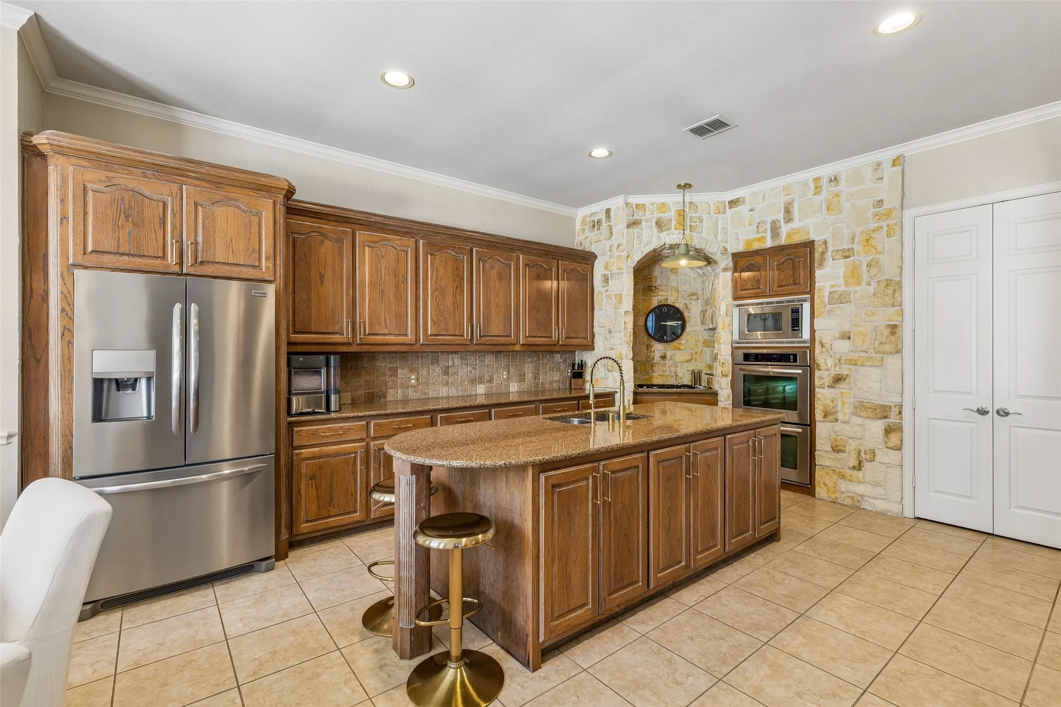 Single Family Residence For Sale in Collin County , 1212 Barrister Circle, Murphy, Texas 75094, 4 Bedroom, 4 Bathroom, 3 Garage spaces, 3,967 Sqft, built in 2001, mls#21405064, Real Estate Agent in Murphy, Homes For Sale in Collin county, Homes For Sale in Murphy, Realtor in Murphy Texas, Real Estate Brokerage Independent Realty Texas, Luminita Cordes Realtor