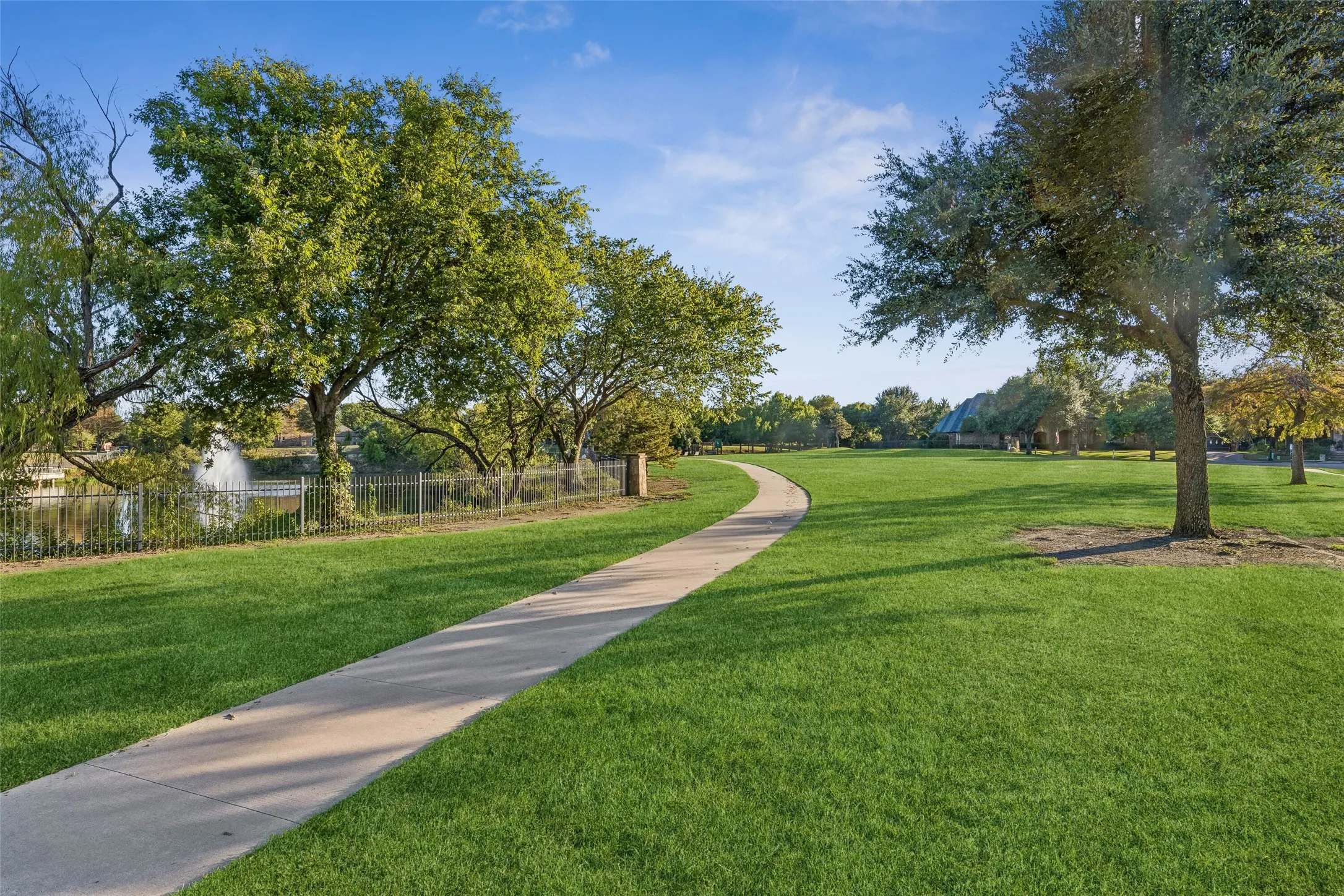 Single Family Residence For Sale in Collin County , 1212 Barrister Circle, Murphy, Texas 75094, 4 Bedroom, 4 Bathroom, 3 Garage spaces, 3,967 Sqft, built in 2001, mls#21405064, Real Estate Agent in Murphy, Homes For Sale in Collin county, Homes For Sale in Murphy, Realtor in Murphy Texas, Real Estate Brokerage Independent Realty Texas, Luminita Cordes Realtor