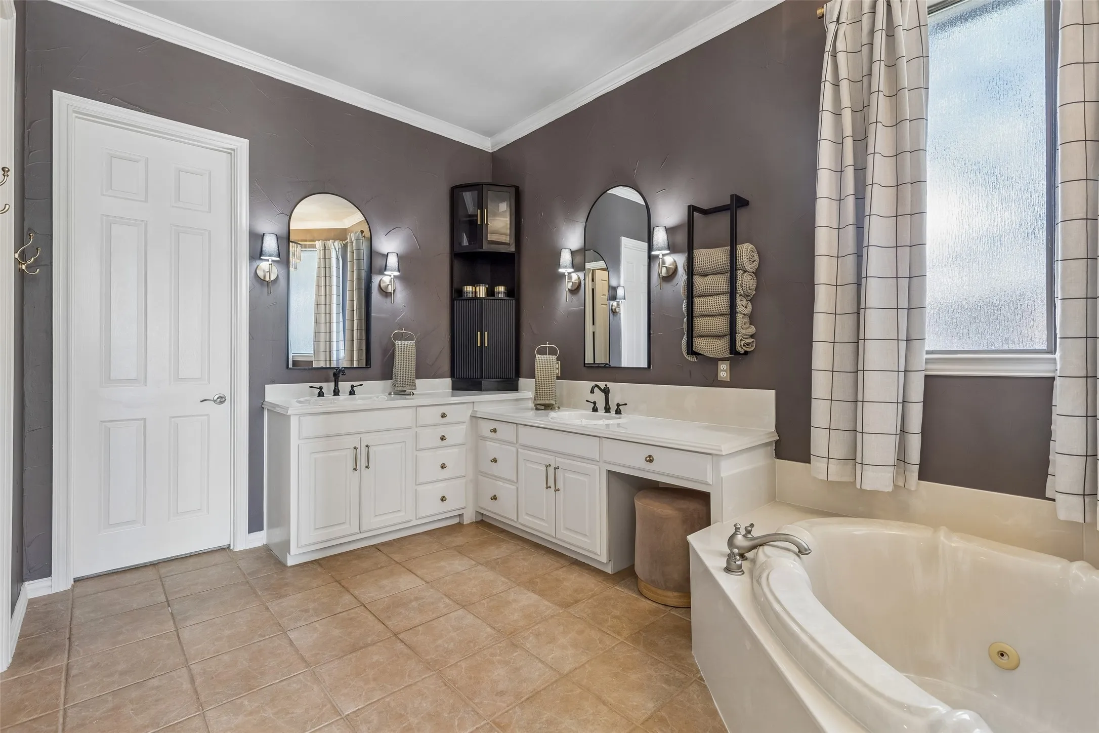 Single Family Residence For Sale in Collin County , 1212 Barrister Circle, Murphy, Texas 75094, 4 Bedroom, 4 Bathroom, 3 Garage spaces, 3,967 Sqft, built in 2001, mls#21405064, Real Estate Agent in Murphy, Homes For Sale in Collin county, Homes For Sale in Murphy, Realtor in Murphy Texas, Real Estate Brokerage Independent Realty Texas, Luminita Cordes Realtor