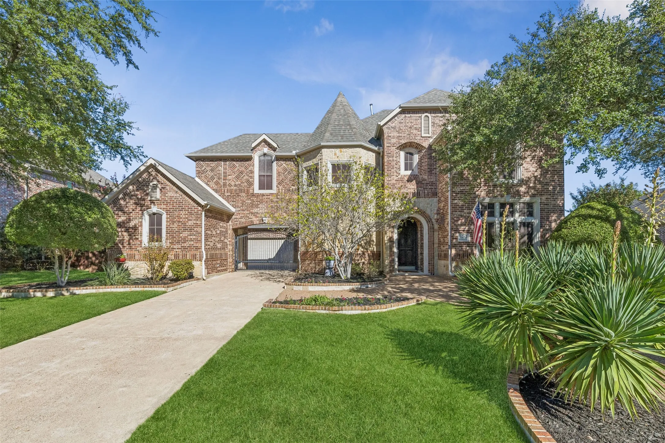 Single Family Residence For Sale in Collin County , 1212 Barrister Circle, Murphy, Texas 75094, 4 Bedroom, 4 Bathroom, 3 Garage spaces, 3,967 Sqft, built in 2001, mls#21405064, Real Estate Agent in Murphy, Homes For Sale in Collin county, Homes For Sale in Murphy, Realtor in Murphy Texas, Real Estate Brokerage Independent Realty Texas, Luminita Cordes Realtor