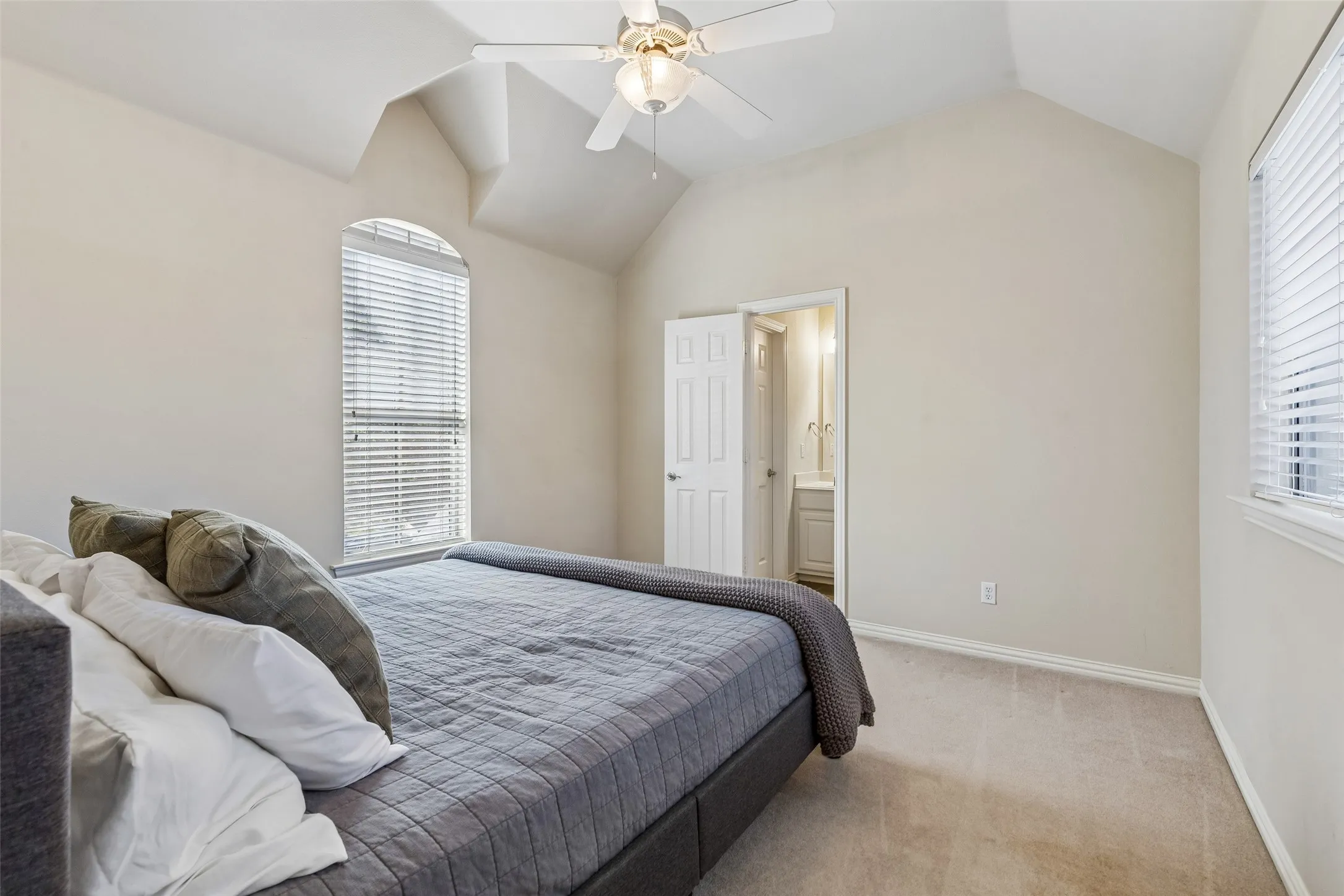 Single Family Residence For Sale in Collin County , 1212 Barrister Circle, Murphy, Texas 75094, 4 Bedroom, 4 Bathroom, 3 Garage spaces, 3,967 Sqft, built in 2001, mls#21405064, Real Estate Agent in Murphy, Homes For Sale in Collin county, Homes For Sale in Murphy, Realtor in Murphy Texas, Real Estate Brokerage Independent Realty Texas, Luminita Cordes Realtor