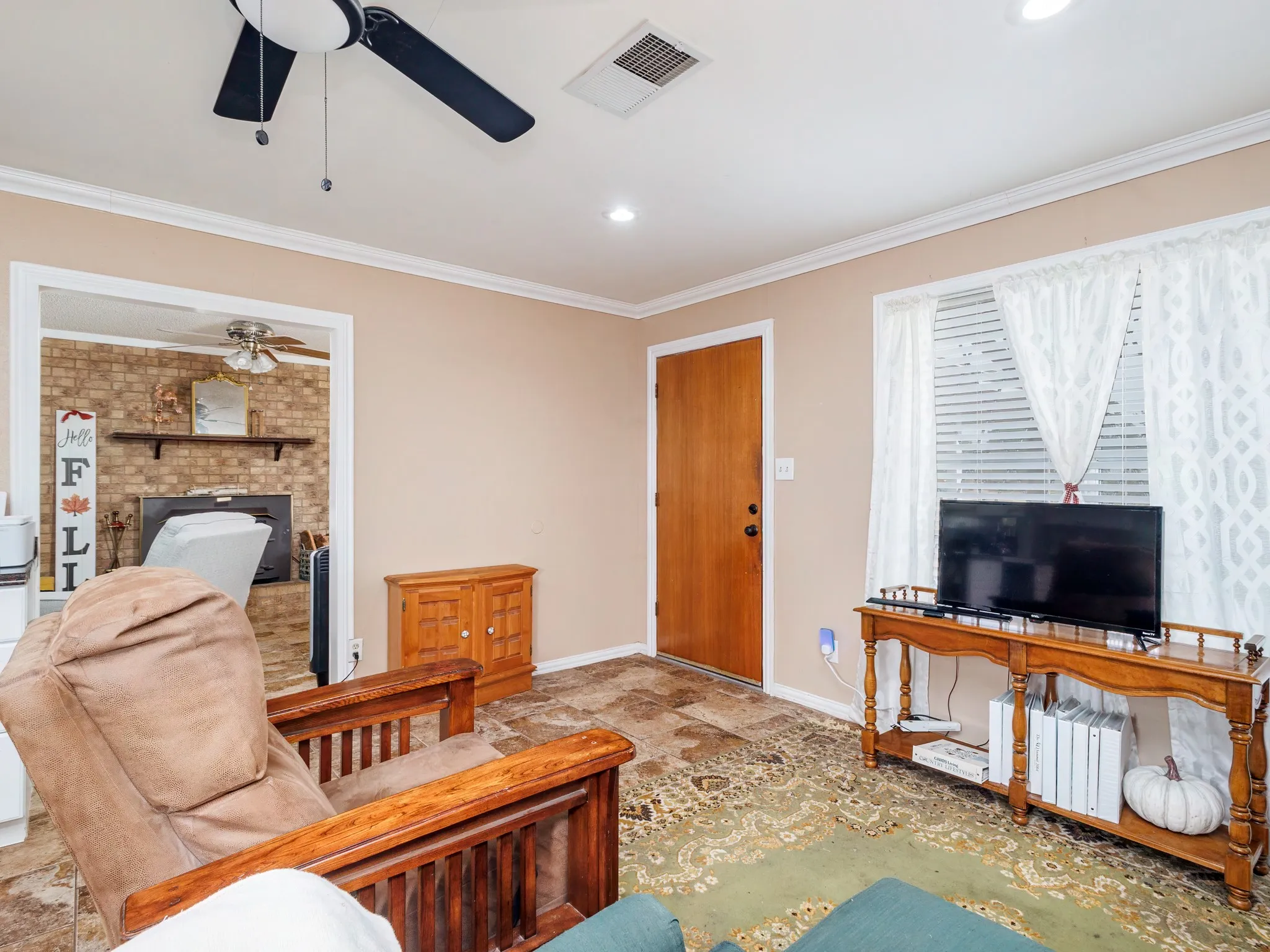 Single Family Residence For Sale in Runnels County , 1201 N 10th Street, Ballinger, Texas 76821, 3 Bedroom, 2 Bathroom, Garage spaces, 1,612 Sqft, built in 1980, mls#21405048, Real Estate Agent in Ballinger, Homes For Sale in Runnels county, Homes For Sale in Ballinger, Realtor in Ballinger Texas, Real Estate Brokerage Independent Realty Texas, Luminita Cordes Realtor