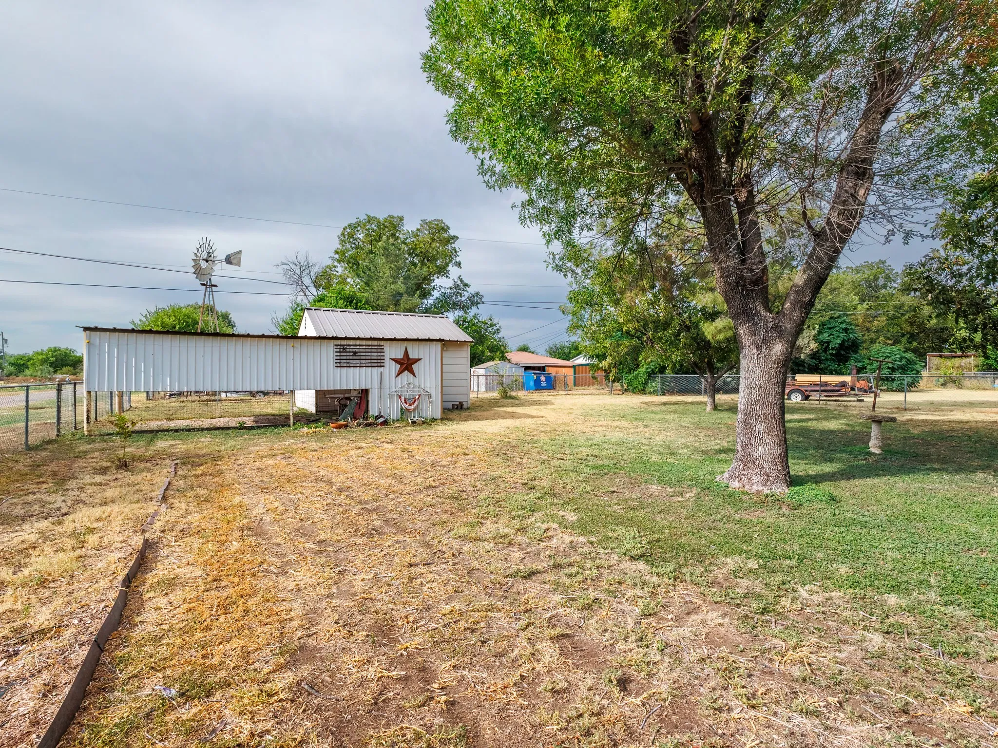 Single Family Residence For Sale in Runnels County , 1201 N 10th Street, Ballinger, Texas 76821, 3 Bedroom, 2 Bathroom, Garage spaces, 1,612 Sqft, built in 1980, mls#21405048, Real Estate Agent in Ballinger, Homes For Sale in Runnels county, Homes For Sale in Ballinger, Realtor in Ballinger Texas, Real Estate Brokerage Independent Realty Texas, Luminita Cordes Realtor