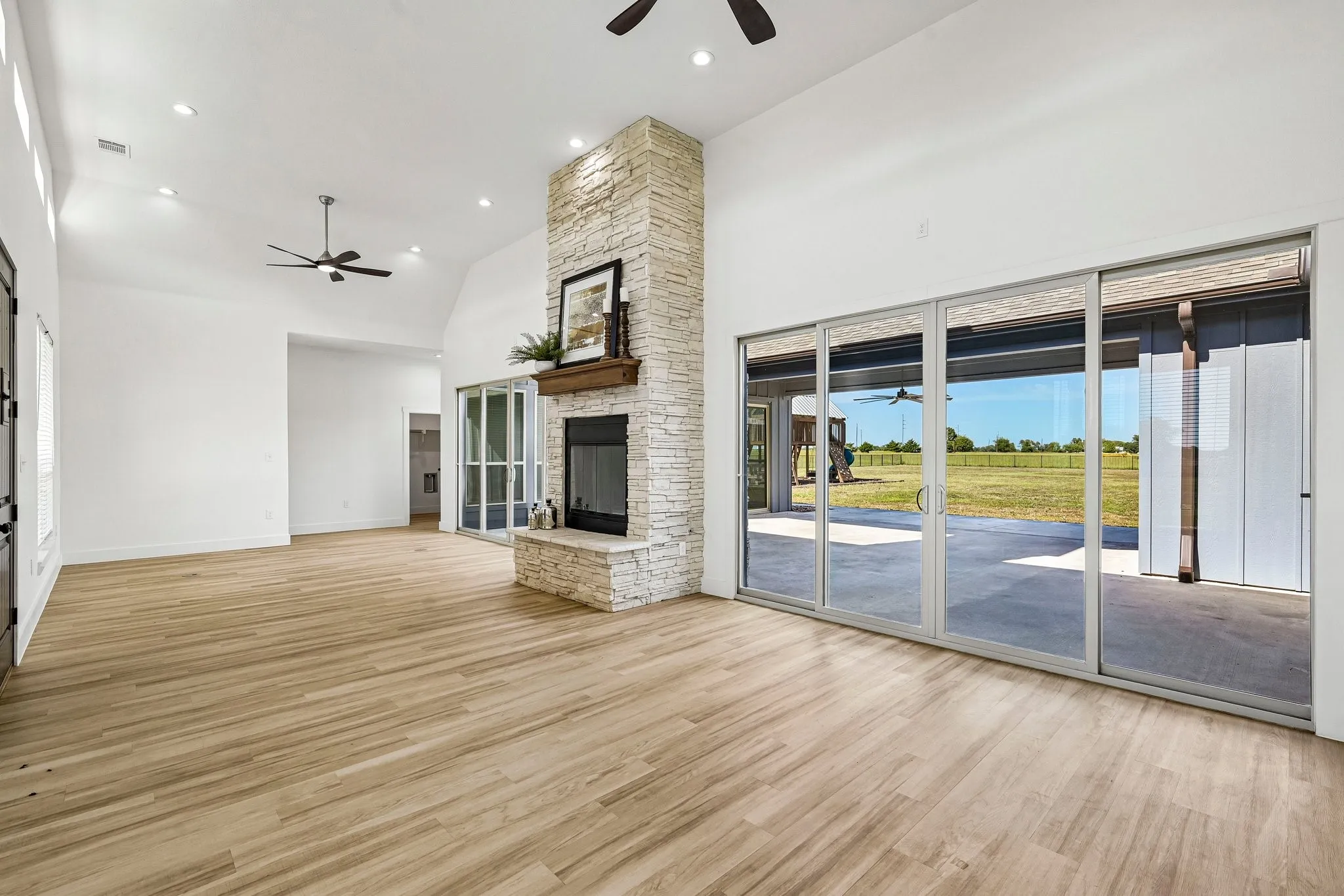 Single Family Residence For Sale in Fannin County , 291 County Road 4833, Leonard, Texas 75452, 4 Bedroom, 4 Bathroom, 4 Garage spaces, 2,618 Sqft, built in 2023, mls#21403698, Real Estate Agent in Leonard, Homes For Sale in Fannin county, Homes For Sale in Leonard, Realtor in Leonard Texas, Real Estate Brokerage Independent Realty Texas, Luminita Cordes Realtor