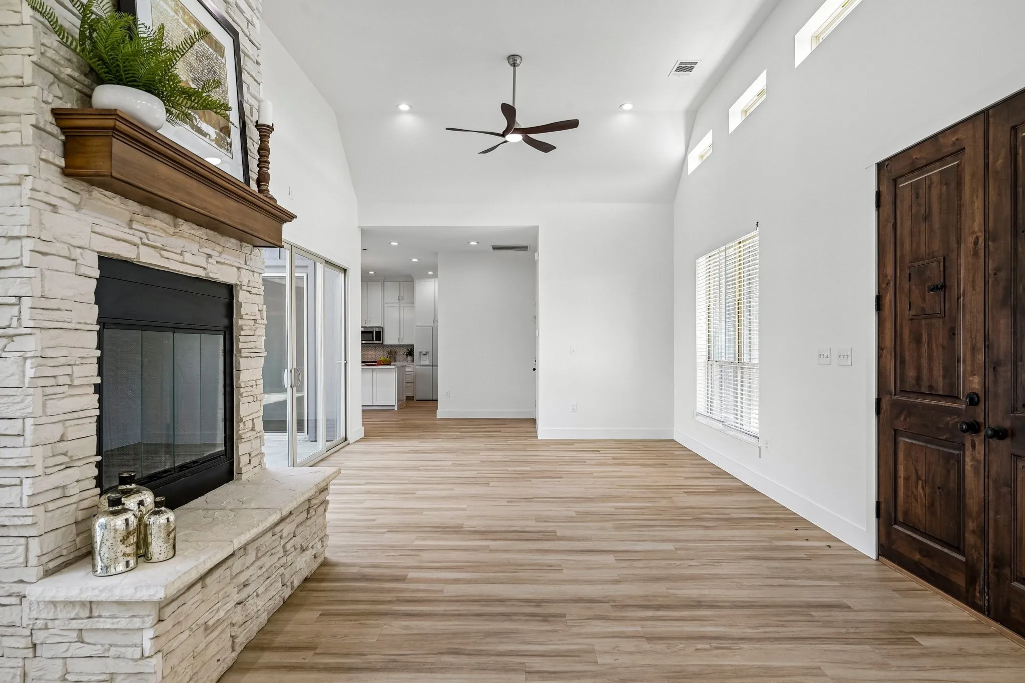 Single Family Residence For Sale in Fannin County , 291 County Road 4833, Leonard, Texas 75452, 4 Bedroom, 4 Bathroom, 4 Garage spaces, 2,618 Sqft, built in 2023, mls#21403698, Real Estate Agent in Leonard, Homes For Sale in Fannin county, Homes For Sale in Leonard, Realtor in Leonard Texas, Real Estate Brokerage Independent Realty Texas, Luminita Cordes Realtor