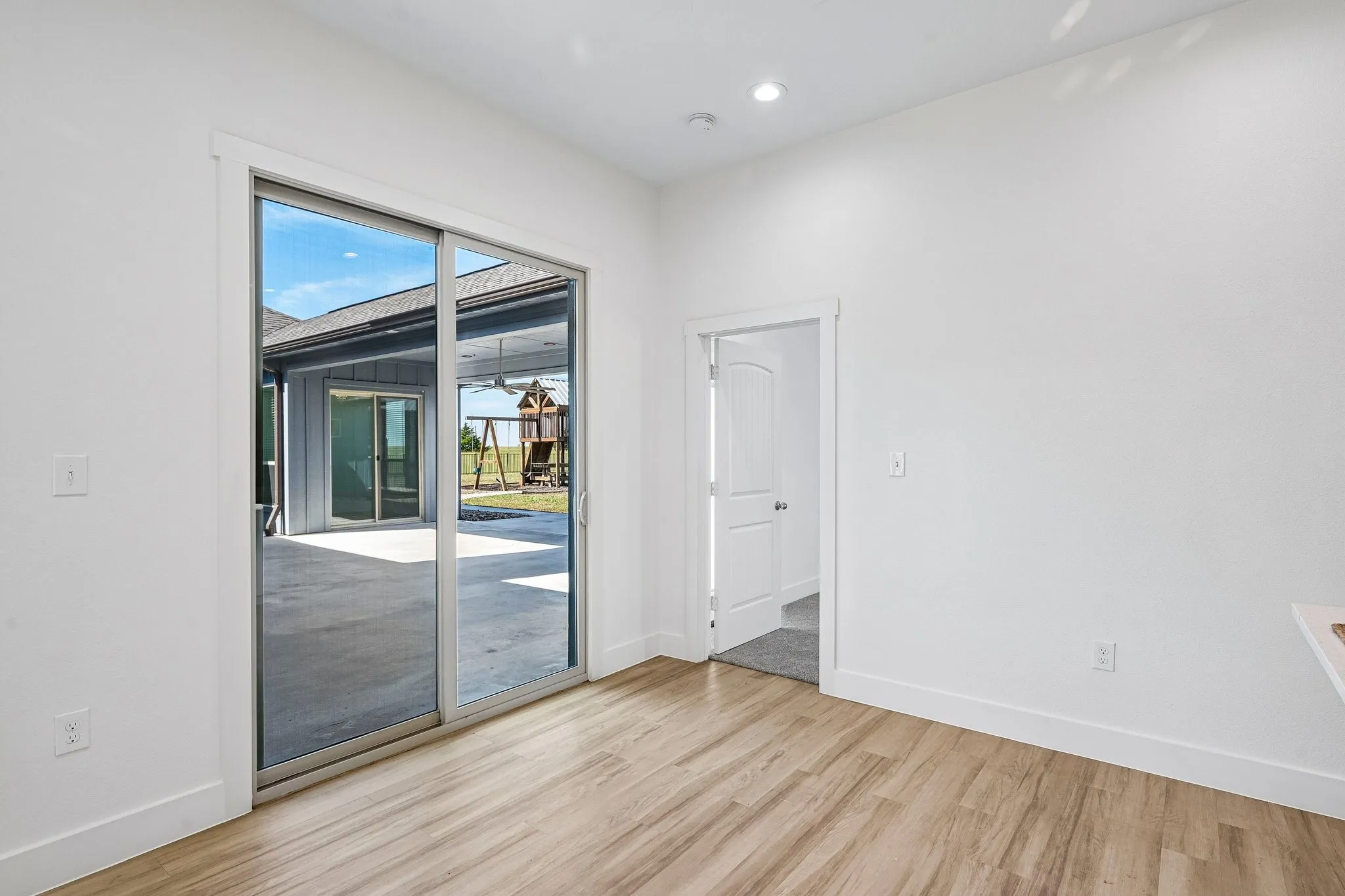 Single Family Residence For Sale in Fannin County , 291 County Road 4833, Leonard, Texas 75452, 4 Bedroom, 4 Bathroom, 4 Garage spaces, 2,618 Sqft, built in 2023, mls#21403698, Real Estate Agent in Leonard, Homes For Sale in Fannin county, Homes For Sale in Leonard, Realtor in Leonard Texas, Real Estate Brokerage Independent Realty Texas, Luminita Cordes Realtor