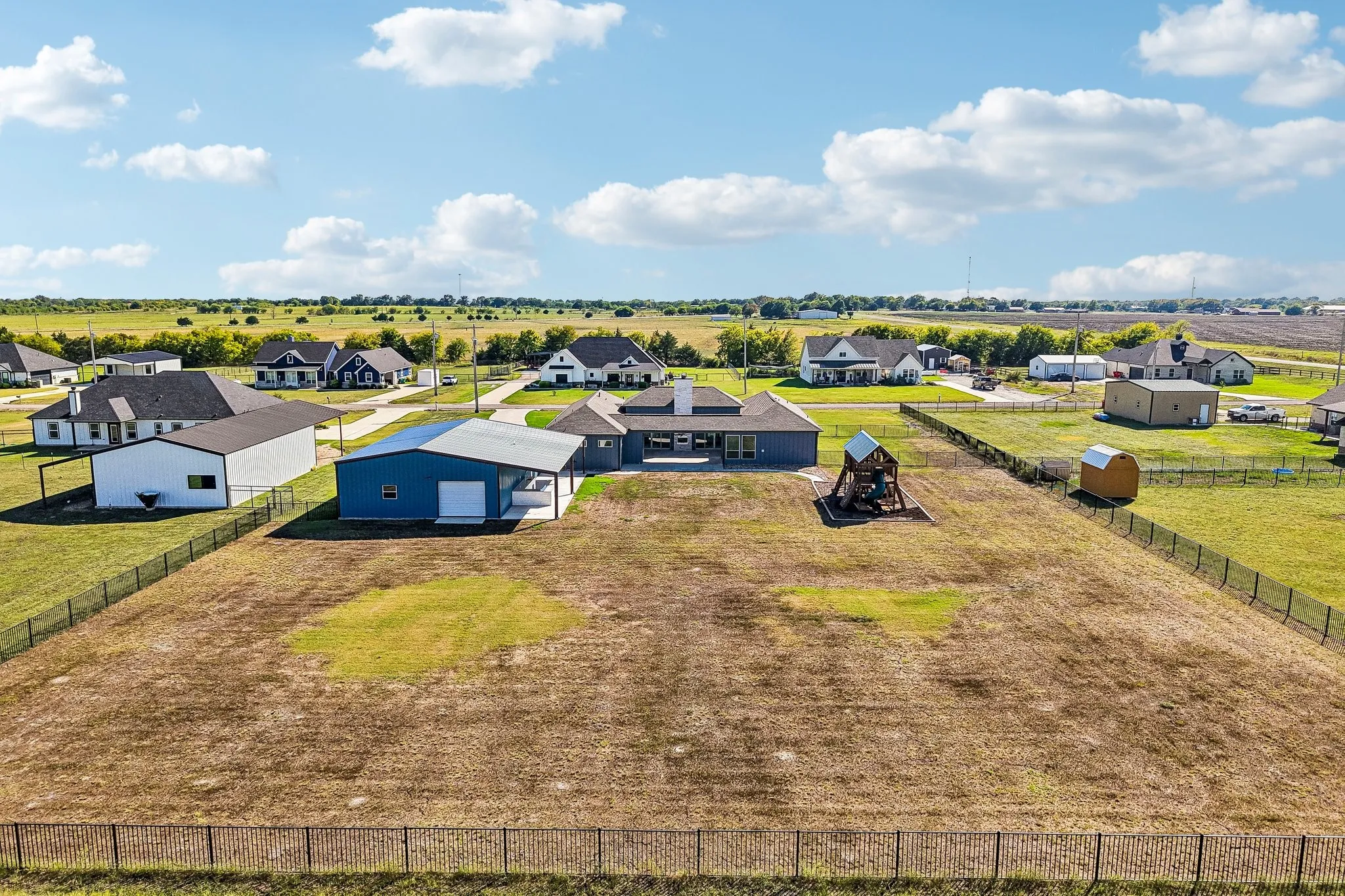 Single Family Residence For Sale in Fannin County , 291 County Road 4833, Leonard, Texas 75452, 4 Bedroom, 4 Bathroom, 4 Garage spaces, 2,618 Sqft, built in 2023, mls#21403698, Real Estate Agent in Leonard, Homes For Sale in Fannin county, Homes For Sale in Leonard, Realtor in Leonard Texas, Real Estate Brokerage Independent Realty Texas, Luminita Cordes Realtor