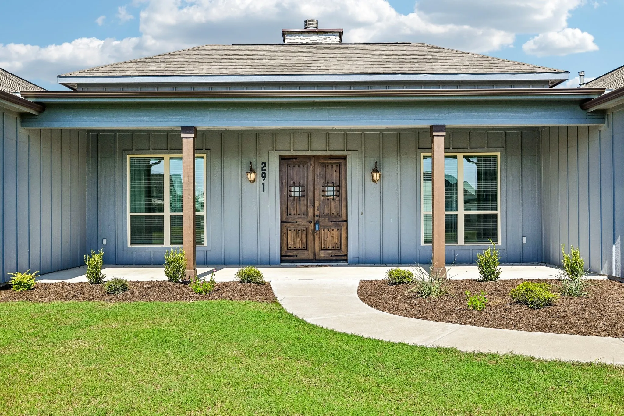 Single Family Residence For Sale in Fannin County , 291 County Road 4833, Leonard, Texas 75452, 4 Bedroom, 4 Bathroom, 4 Garage spaces, 2,618 Sqft, built in 2023, mls#21403698, Real Estate Agent in Leonard, Homes For Sale in Fannin county, Homes For Sale in Leonard, Realtor in Leonard Texas, Real Estate Brokerage Independent Realty Texas, Luminita Cordes Realtor