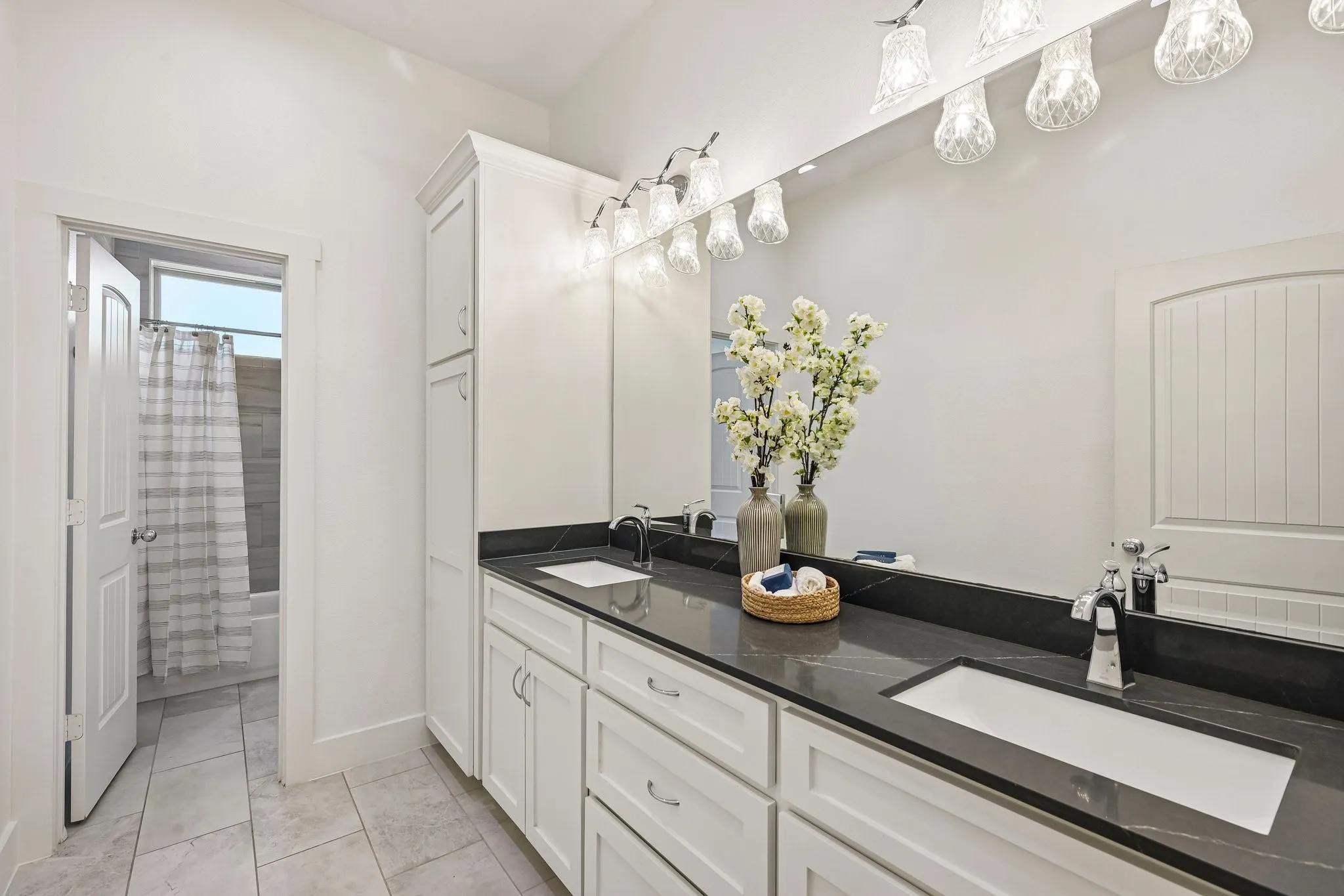 Single Family Residence For Sale in Fannin County , 291 County Road 4833, Leonard, Texas 75452, 4 Bedroom, 4 Bathroom, 4 Garage spaces, 2,618 Sqft, built in 2023, mls#21403698, Real Estate Agent in Leonard, Homes For Sale in Fannin county, Homes For Sale in Leonard, Realtor in Leonard Texas, Real Estate Brokerage Independent Realty Texas, Luminita Cordes Realtor