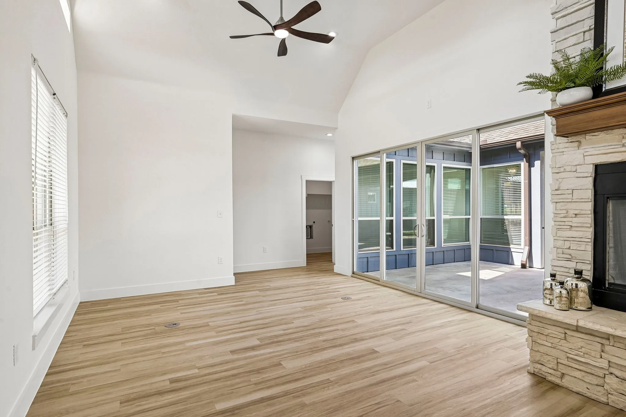 Single Family Residence For Sale in Fannin County , 291 County Road 4833, Leonard, Texas 75452, 4 Bedroom, 4 Bathroom, 4 Garage spaces, 2,618 Sqft, built in 2023, mls#21403698, Real Estate Agent in Leonard, Homes For Sale in Fannin county, Homes For Sale in Leonard, Realtor in Leonard Texas, Real Estate Brokerage Independent Realty Texas, Luminita Cordes Realtor