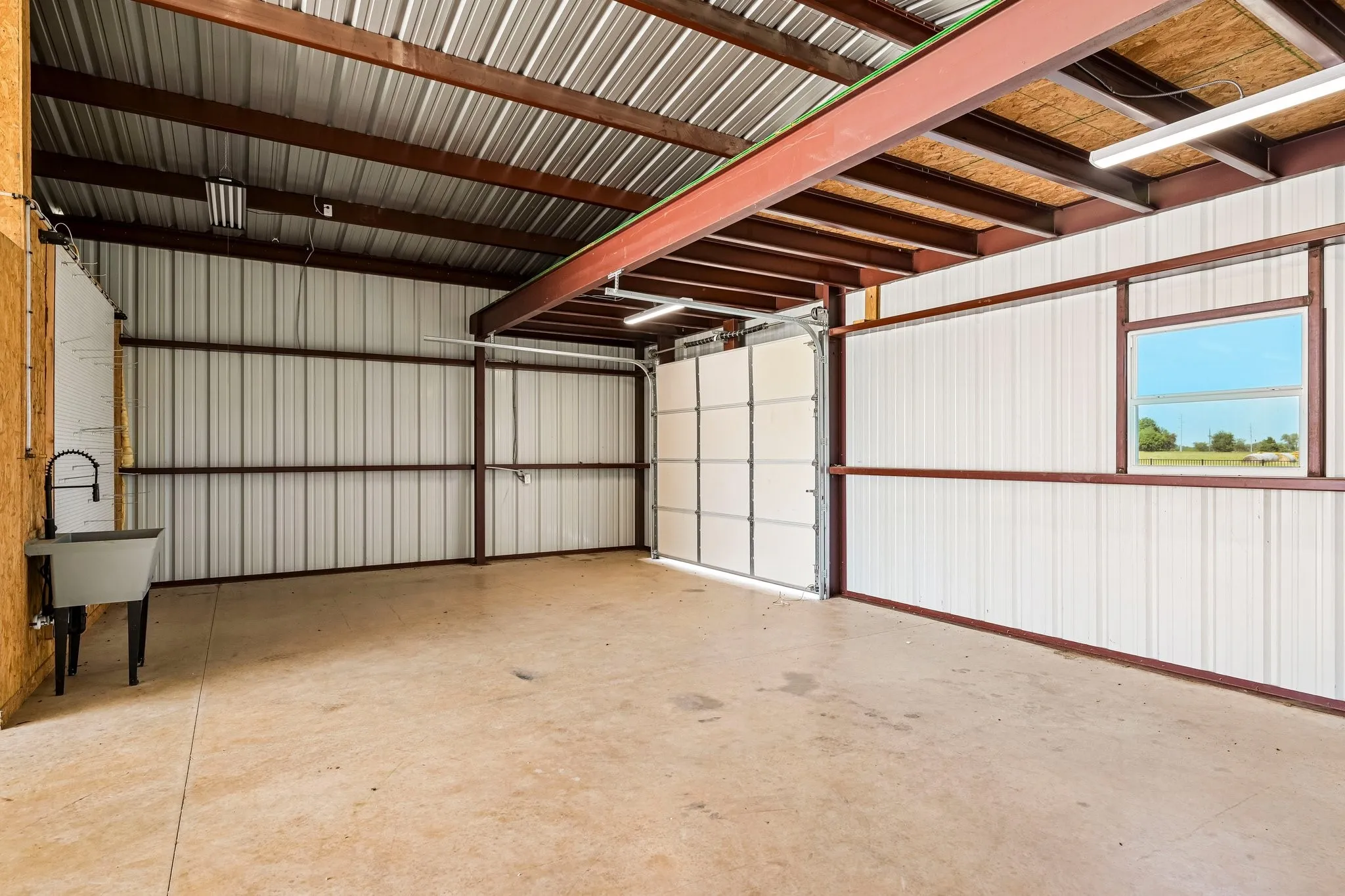 Single Family Residence For Sale in Fannin County , 291 County Road 4833, Leonard, Texas 75452, 4 Bedroom, 4 Bathroom, 4 Garage spaces, 2,618 Sqft, built in 2023, mls#21403698, Real Estate Agent in Leonard, Homes For Sale in Fannin county, Homes For Sale in Leonard, Realtor in Leonard Texas, Real Estate Brokerage Independent Realty Texas, Luminita Cordes Realtor