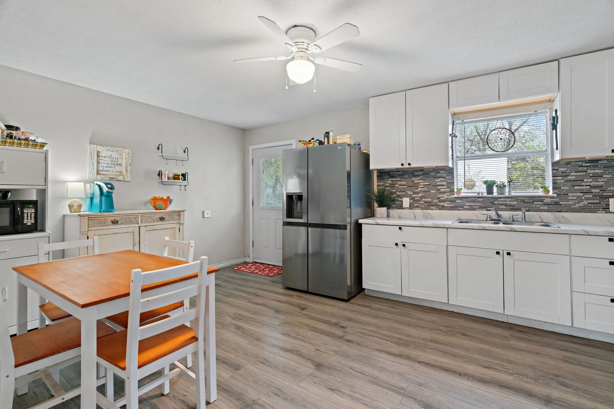 Single Family Residence For Sale in Parker County , 707 N Walnut Street, Weatherford, Texas 76086, 4 Bedroom, 2 Bathroom, Garage spaces, 1,400 Sqft, built in 1969, mls#21405124, Real Estate Agent in Weatherford, Homes For Sale in Parker county, Homes For Sale in Weatherford, Realtor in Weatherford Texas, Real Estate Brokerage Independent Realty Texas, Luminita Cordes Realtor