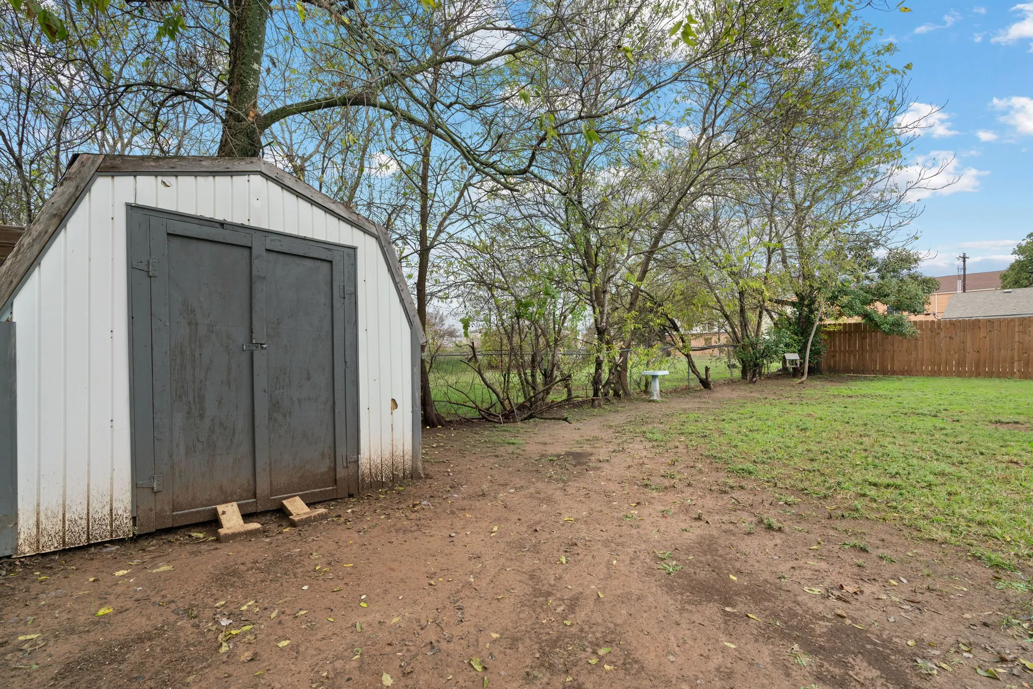 Single Family Residence For Sale in Parker County , 707 N Walnut Street, Weatherford, Texas 76086, 4 Bedroom, 2 Bathroom, Garage spaces, 1,400 Sqft, built in 1969, mls#21405124, Real Estate Agent in Weatherford, Homes For Sale in Parker county, Homes For Sale in Weatherford, Realtor in Weatherford Texas, Real Estate Brokerage Independent Realty Texas, Luminita Cordes Realtor