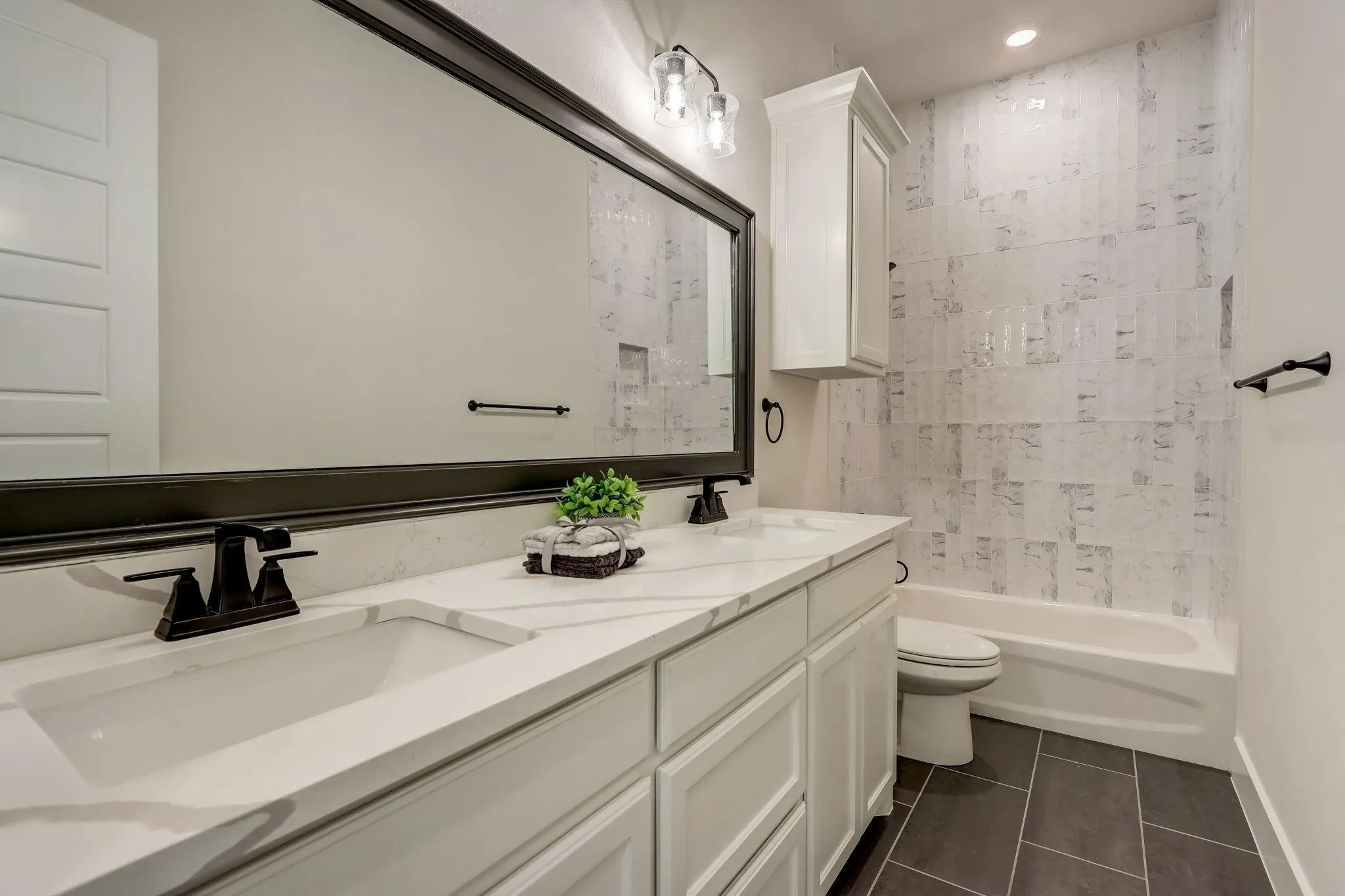 Single Family Residence For Sale in Parker County , 1007 Meadow Wood Terrace, Azle, Texas 76020, 4 Bedroom, 3 Bathroom, 3 Garage spaces, 2,408 Sqft, built in 2022, mls#21404426, Real Estate Agent in Azle, Homes For Sale in Parker county, Homes For Sale in Azle, Realtor in Azle Texas, Real Estate Brokerage Independent Realty Texas, Luminita Cordes Realtor