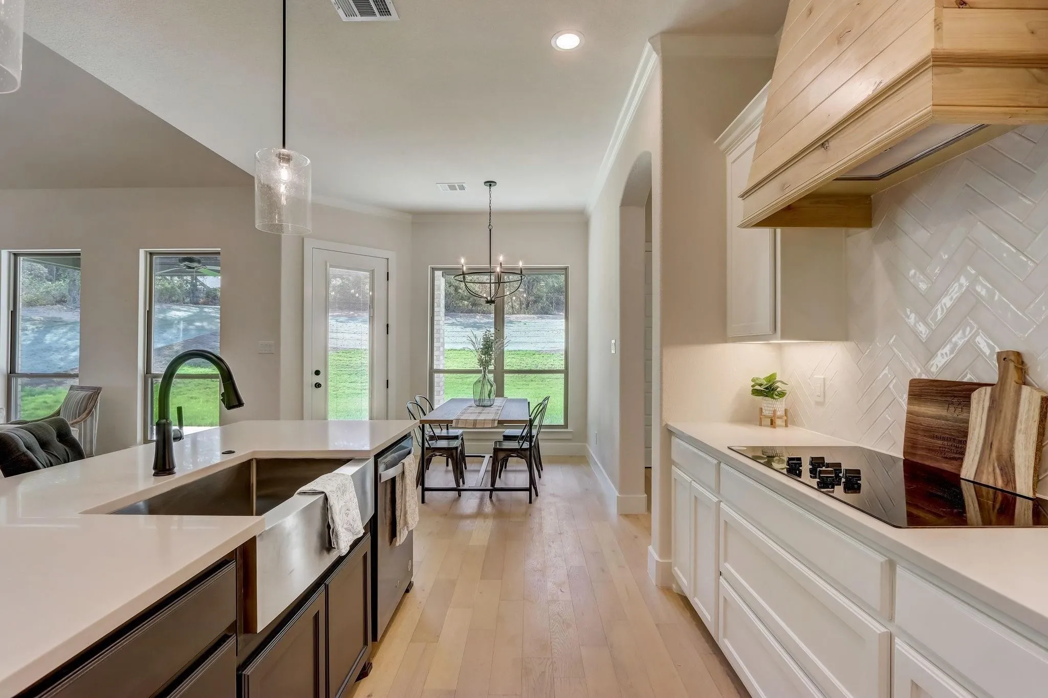 Single Family Residence For Sale in Parker County , 1007 Meadow Wood Terrace, Azle, Texas 76020, 4 Bedroom, 3 Bathroom, 3 Garage spaces, 2,408 Sqft, built in 2022, mls#21404426, Real Estate Agent in Azle, Homes For Sale in Parker county, Homes For Sale in Azle, Realtor in Azle Texas, Real Estate Brokerage Independent Realty Texas, Luminita Cordes Realtor