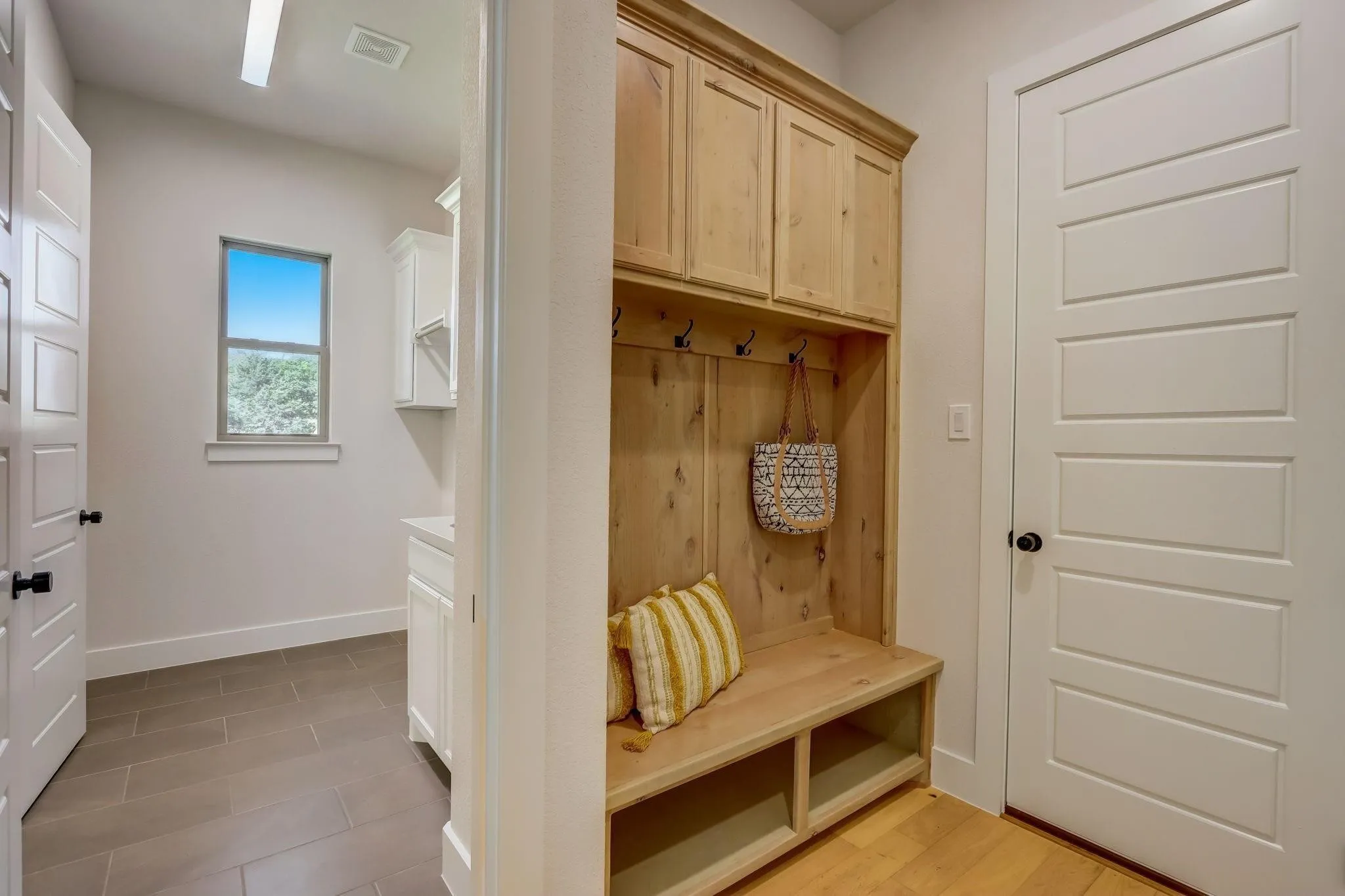 Single Family Residence For Sale in Parker County , 1007 Meadow Wood Terrace, Azle, Texas 76020, 4 Bedroom, 3 Bathroom, 3 Garage spaces, 2,408 Sqft, built in 2022, mls#21404426, Real Estate Agent in Azle, Homes For Sale in Parker county, Homes For Sale in Azle, Realtor in Azle Texas, Real Estate Brokerage Independent Realty Texas, Luminita Cordes Realtor
