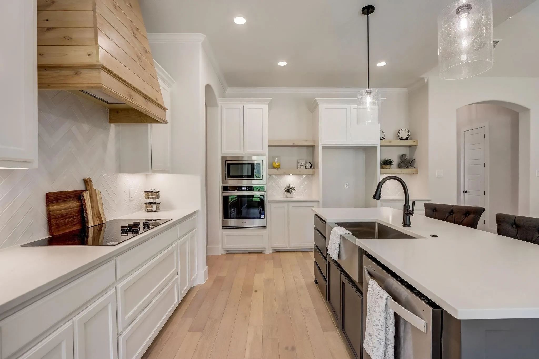 Single Family Residence For Sale in Parker County , 1007 Meadow Wood Terrace, Azle, Texas 76020, 4 Bedroom, 3 Bathroom, 3 Garage spaces, 2,408 Sqft, built in 2022, mls#21404426, Real Estate Agent in Azle, Homes For Sale in Parker county, Homes For Sale in Azle, Realtor in Azle Texas, Real Estate Brokerage Independent Realty Texas, Luminita Cordes Realtor