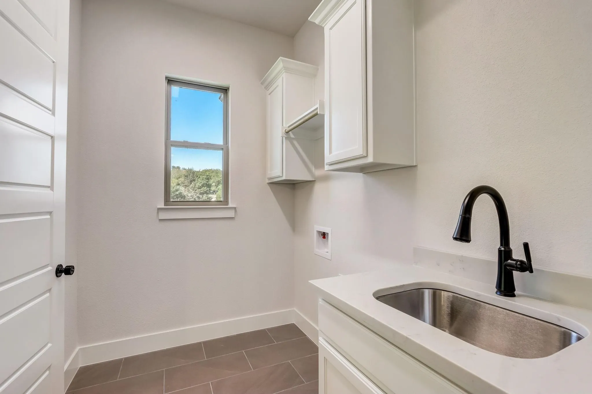 Single Family Residence For Sale in Parker County , 1007 Meadow Wood Terrace, Azle, Texas 76020, 4 Bedroom, 3 Bathroom, 3 Garage spaces, 2,408 Sqft, built in 2022, mls#21404426, Real Estate Agent in Azle, Homes For Sale in Parker county, Homes For Sale in Azle, Realtor in Azle Texas, Real Estate Brokerage Independent Realty Texas, Luminita Cordes Realtor