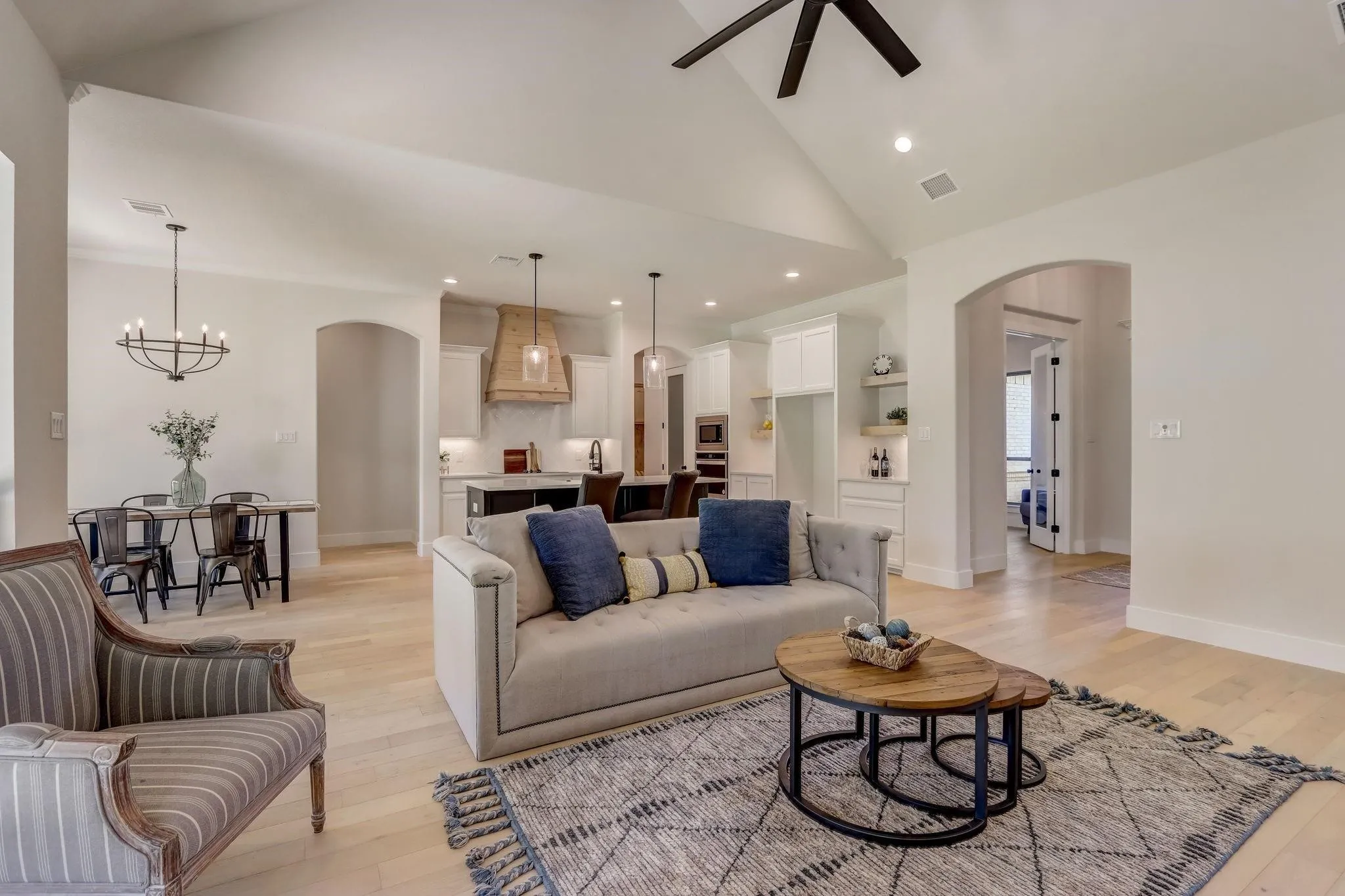 Single Family Residence For Sale in Parker County , 1007 Meadow Wood Terrace, Azle, Texas 76020, 4 Bedroom, 3 Bathroom, 3 Garage spaces, 2,408 Sqft, built in 2022, mls#21404426, Real Estate Agent in Azle, Homes For Sale in Parker county, Homes For Sale in Azle, Realtor in Azle Texas, Real Estate Brokerage Independent Realty Texas, Luminita Cordes Realtor