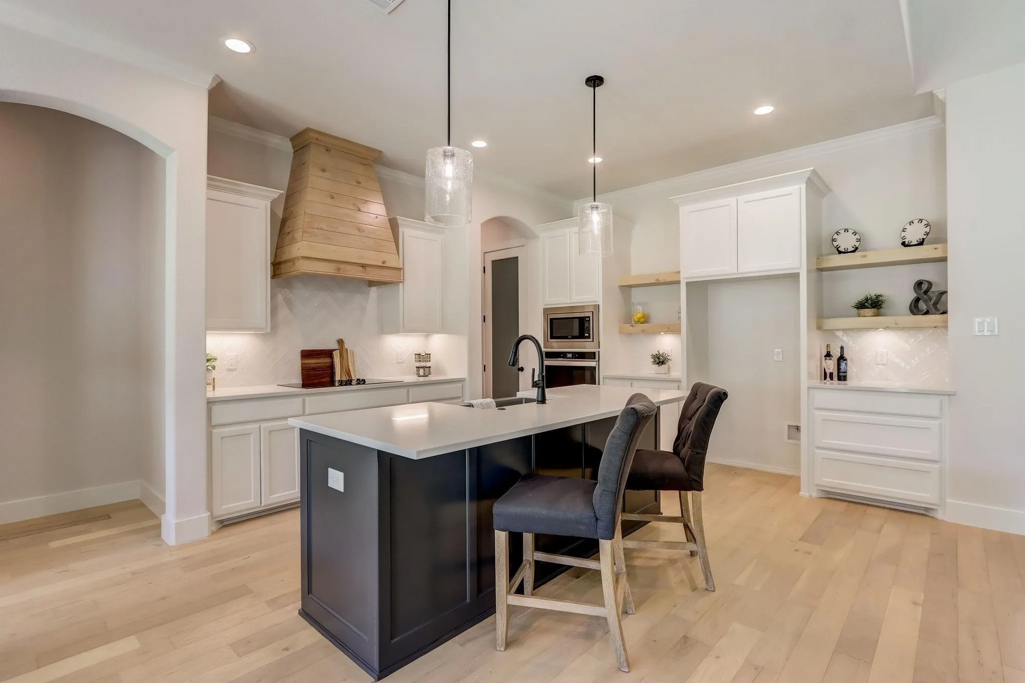 Single Family Residence For Sale in Parker County , 1007 Meadow Wood Terrace, Azle, Texas 76020, 4 Bedroom, 3 Bathroom, 3 Garage spaces, 2,408 Sqft, built in 2022, mls#21404426, Real Estate Agent in Azle, Homes For Sale in Parker county, Homes For Sale in Azle, Realtor in Azle Texas, Real Estate Brokerage Independent Realty Texas, Luminita Cordes Realtor