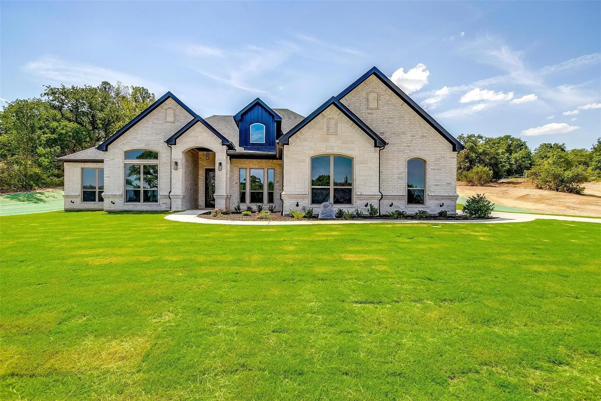 Single Family Residence For Sale in Parker County , 1007 Meadow Wood Terrace, Azle, Texas 76020, 4 Bedroom, 3 Bathroom, 3 Garage spaces, 2,408 Sqft, built in 2022, mls#21404426, Real Estate Agent in Azle, Homes For Sale in Parker county, Homes For Sale in Azle, Realtor in Azle Texas, Real Estate Brokerage Independent Realty Texas, Luminita Cordes Realtor