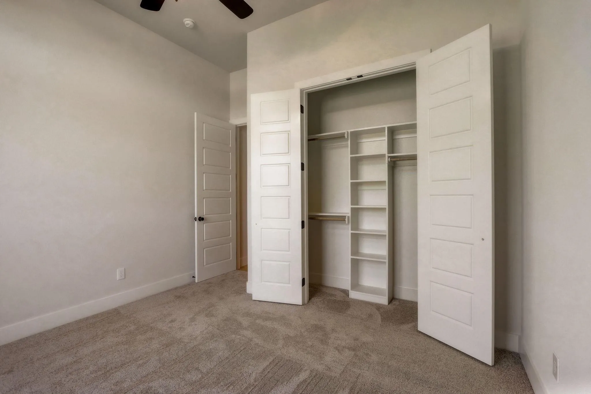 Single Family Residence For Sale in Parker County , 1007 Meadow Wood Terrace, Azle, Texas 76020, 4 Bedroom, 3 Bathroom, 3 Garage spaces, 2,408 Sqft, built in 2022, mls#21404426, Real Estate Agent in Azle, Homes For Sale in Parker county, Homes For Sale in Azle, Realtor in Azle Texas, Real Estate Brokerage Independent Realty Texas, Luminita Cordes Realtor