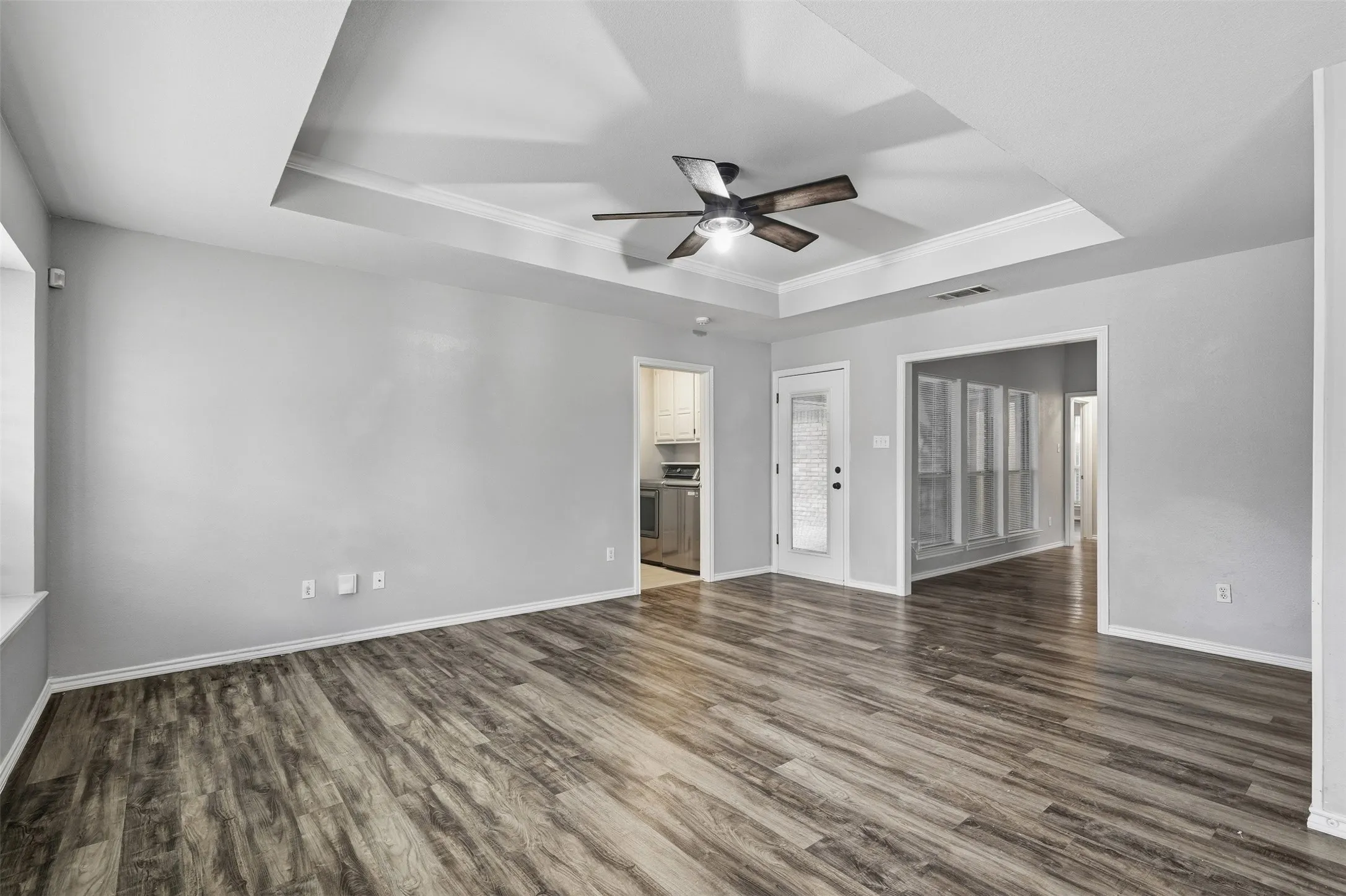 Single Family Residence For Sale in Tarrant County , 8824 Jason Court, North Richland Hills, Texas 76182, 3 Bedroom, 3 Bathroom, 3 Garage spaces, 2,191 Sqft, built in 1993, mls#21404758, Real Estate Agent in North Richland Hills, Homes For Sale in Tarrant county, Homes For Sale in North Richland Hills, Realtor in North Richland Hills Texas, Real Estate Brokerage Independent Realty Texas, Luminita Cordes Realtor