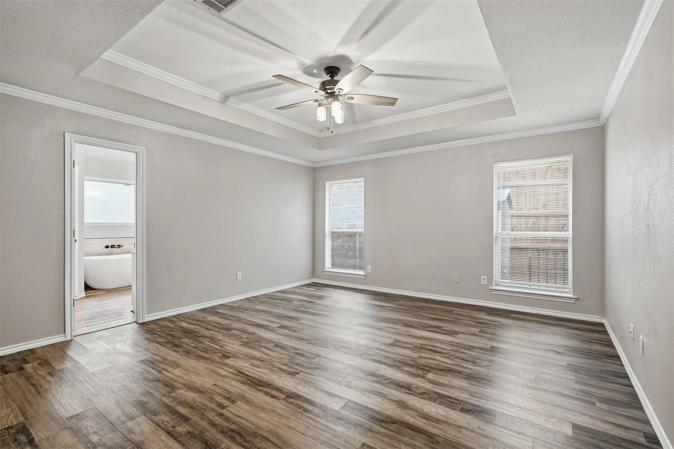 Single Family Residence For Sale in Tarrant County , 8824 Jason Court, North Richland Hills, Texas 76182, 3 Bedroom, 3 Bathroom, 3 Garage spaces, 2,191 Sqft, built in 1993, mls#21404758, Real Estate Agent in North Richland Hills, Homes For Sale in Tarrant county, Homes For Sale in North Richland Hills, Realtor in North Richland Hills Texas, Real Estate Brokerage Independent Realty Texas, Luminita Cordes Realtor