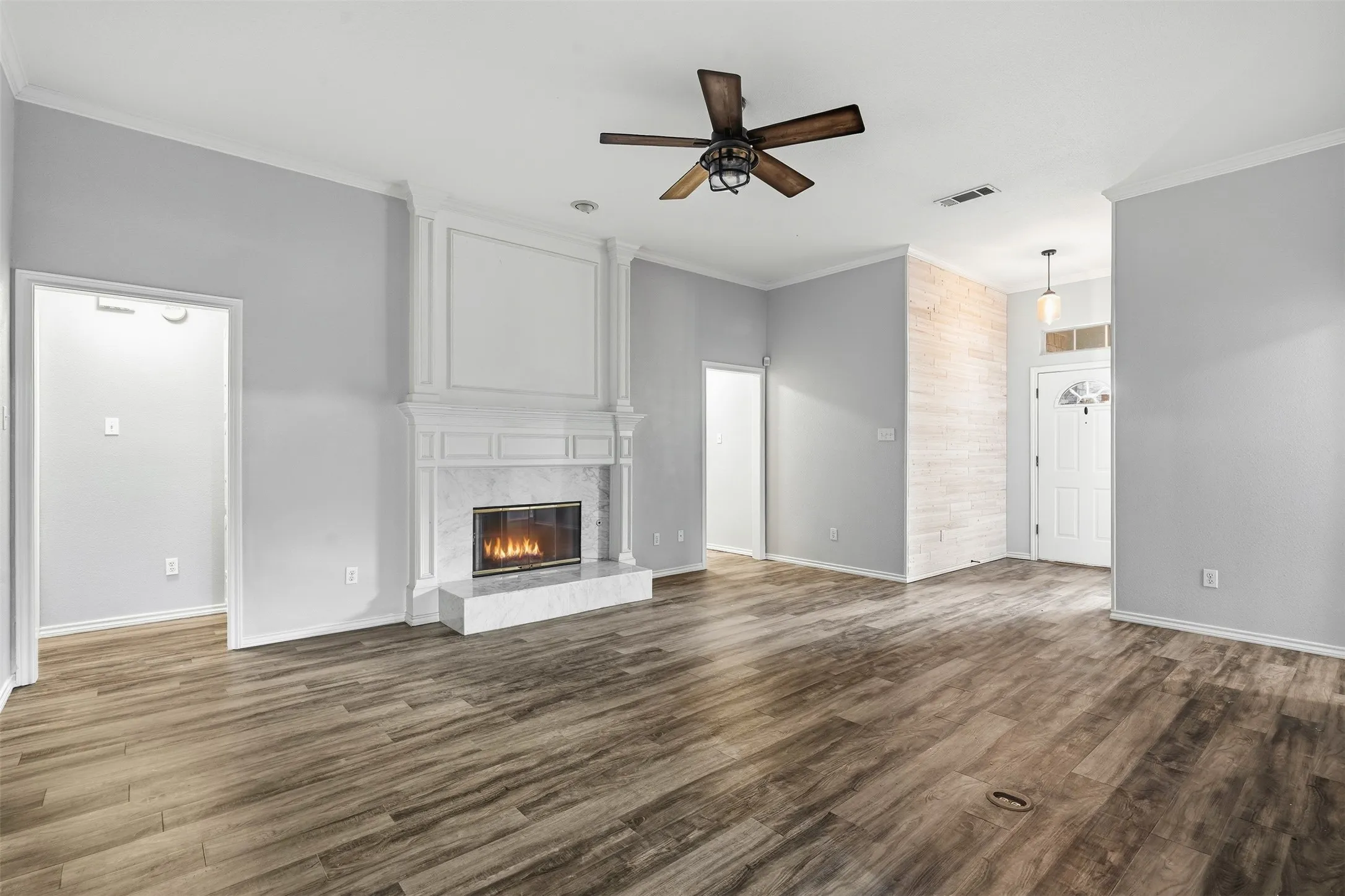 Single Family Residence For Sale in Tarrant County , 8824 Jason Court, North Richland Hills, Texas 76182, 3 Bedroom, 3 Bathroom, 3 Garage spaces, 2,191 Sqft, built in 1993, mls#21404758, Real Estate Agent in North Richland Hills, Homes For Sale in Tarrant county, Homes For Sale in North Richland Hills, Realtor in North Richland Hills Texas, Real Estate Brokerage Independent Realty Texas, Luminita Cordes Realtor
