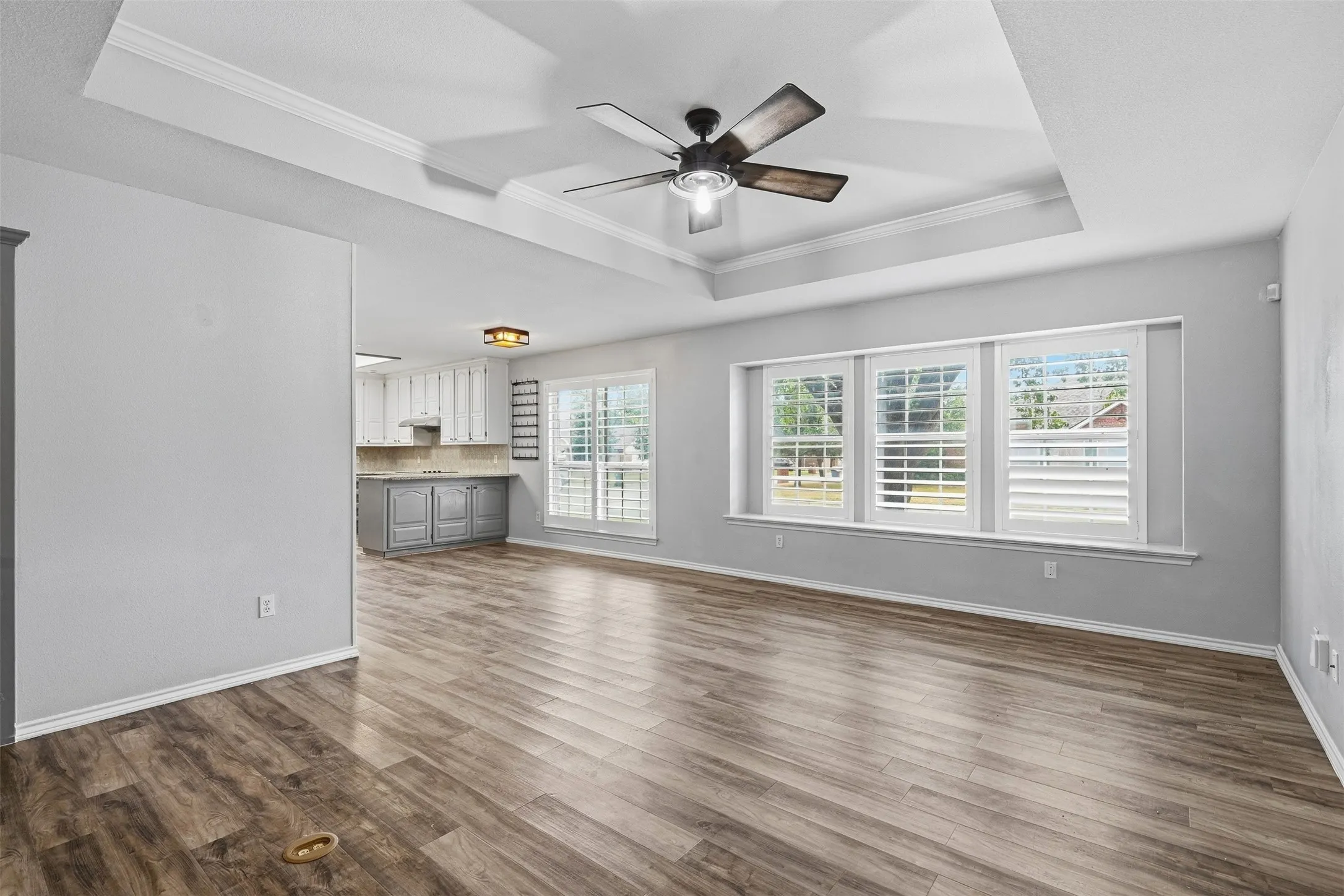 Single Family Residence For Sale in Tarrant County , 8824 Jason Court, North Richland Hills, Texas 76182, 3 Bedroom, 3 Bathroom, 3 Garage spaces, 2,191 Sqft, built in 1993, mls#21404758, Real Estate Agent in North Richland Hills, Homes For Sale in Tarrant county, Homes For Sale in North Richland Hills, Realtor in North Richland Hills Texas, Real Estate Brokerage Independent Realty Texas, Luminita Cordes Realtor