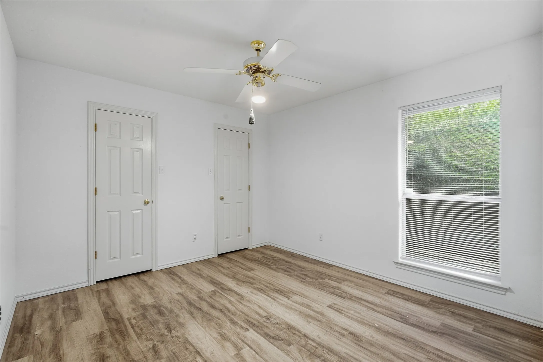 Single Family Residence For Sale in Tarrant County , 8824 Jason Court, North Richland Hills, Texas 76182, 3 Bedroom, 3 Bathroom, 3 Garage spaces, 2,191 Sqft, built in 1993, mls#21404758, Real Estate Agent in North Richland Hills, Homes For Sale in Tarrant county, Homes For Sale in North Richland Hills, Realtor in North Richland Hills Texas, Real Estate Brokerage Independent Realty Texas, Luminita Cordes Realtor