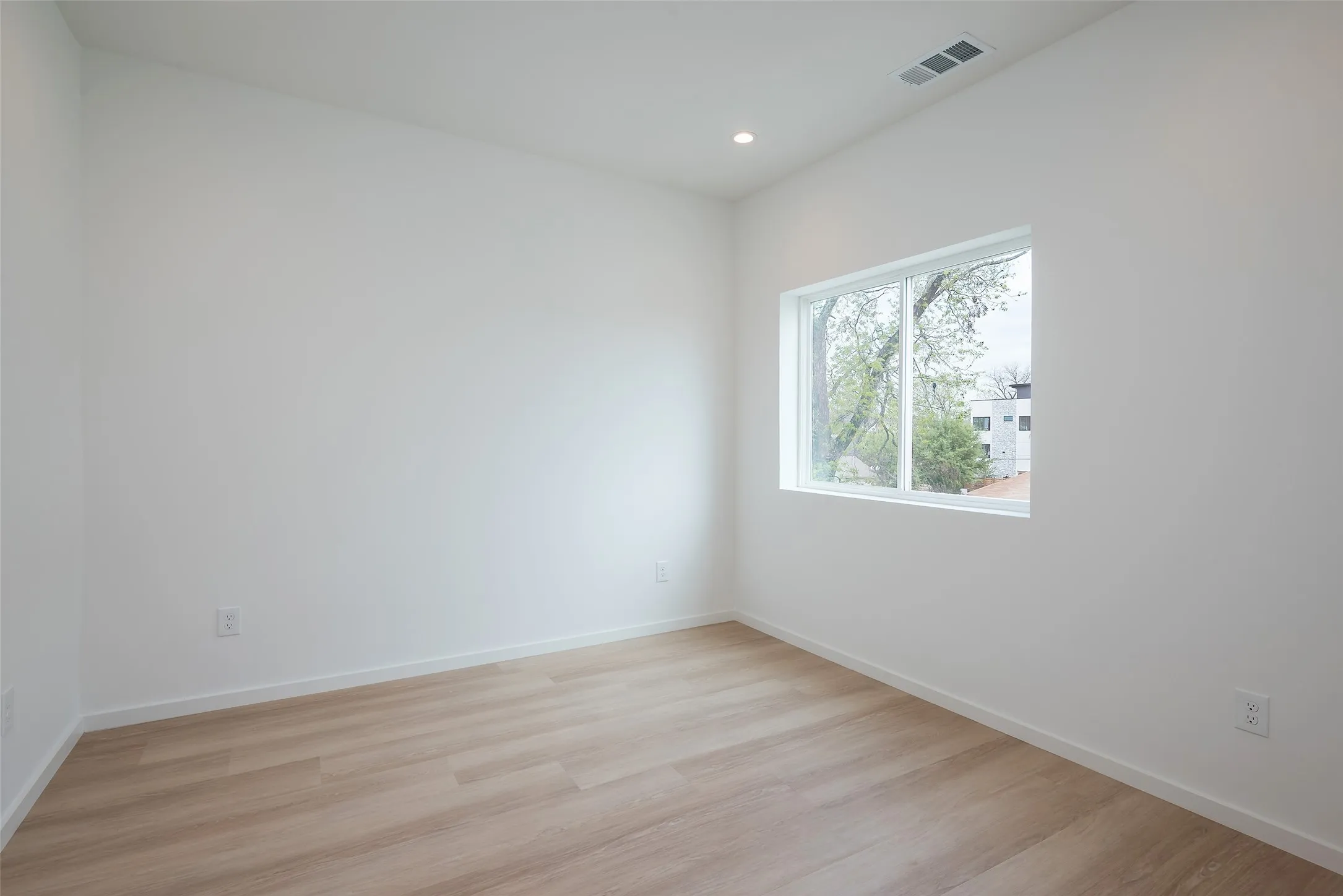 Townhouse For Sale in Dallas County , 2237 Aarhus Way, Dallas, Texas 75204, 3 Bedroom, 4 Bathroom, 2 Garage spaces, 1,858 Sqft, built in 2025, mls#21401804, Real Estate Agent in Dallas, Homes For Sale in Dallas county, Homes For Sale in Dallas, Realtor in Dallas Texas, Real Estate Brokerage Independent Realty Texas, Luminita Cordes Realtor
