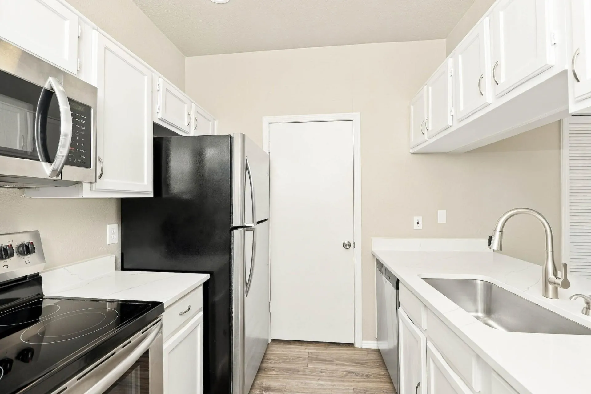 Condominium For Rent in Dallas County , 5616 Preston Oaks Road 1406, Dallas, Texas 75254, 1 Bedroom, 1 Bathroom, 1 Garage spaces, 739 Sqft, built in 1982, mls#21405144, Real Estate Agent in Dallas, Homes For Rent in Dallas county, Homes For Rent in Dallas, Realtor in Dallas Texas, Real Estate Brokerage Independent Realty Texas, Luminita Cordes Realtor