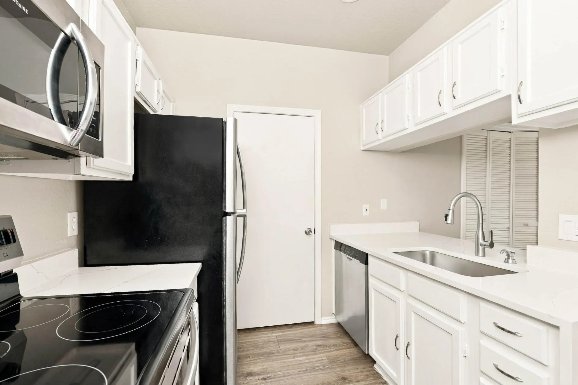 Condominium For Rent in Dallas County , 5616 Preston Oaks Road 1406, Dallas, Texas 75254, 1 Bedroom, 1 Bathroom, 1 Garage spaces, 739 Sqft, built in 1982, mls#21405144, Real Estate Agent in Dallas, Homes For Rent in Dallas county, Homes For Rent in Dallas, Realtor in Dallas Texas, Real Estate Brokerage Independent Realty Texas, Luminita Cordes Realtor