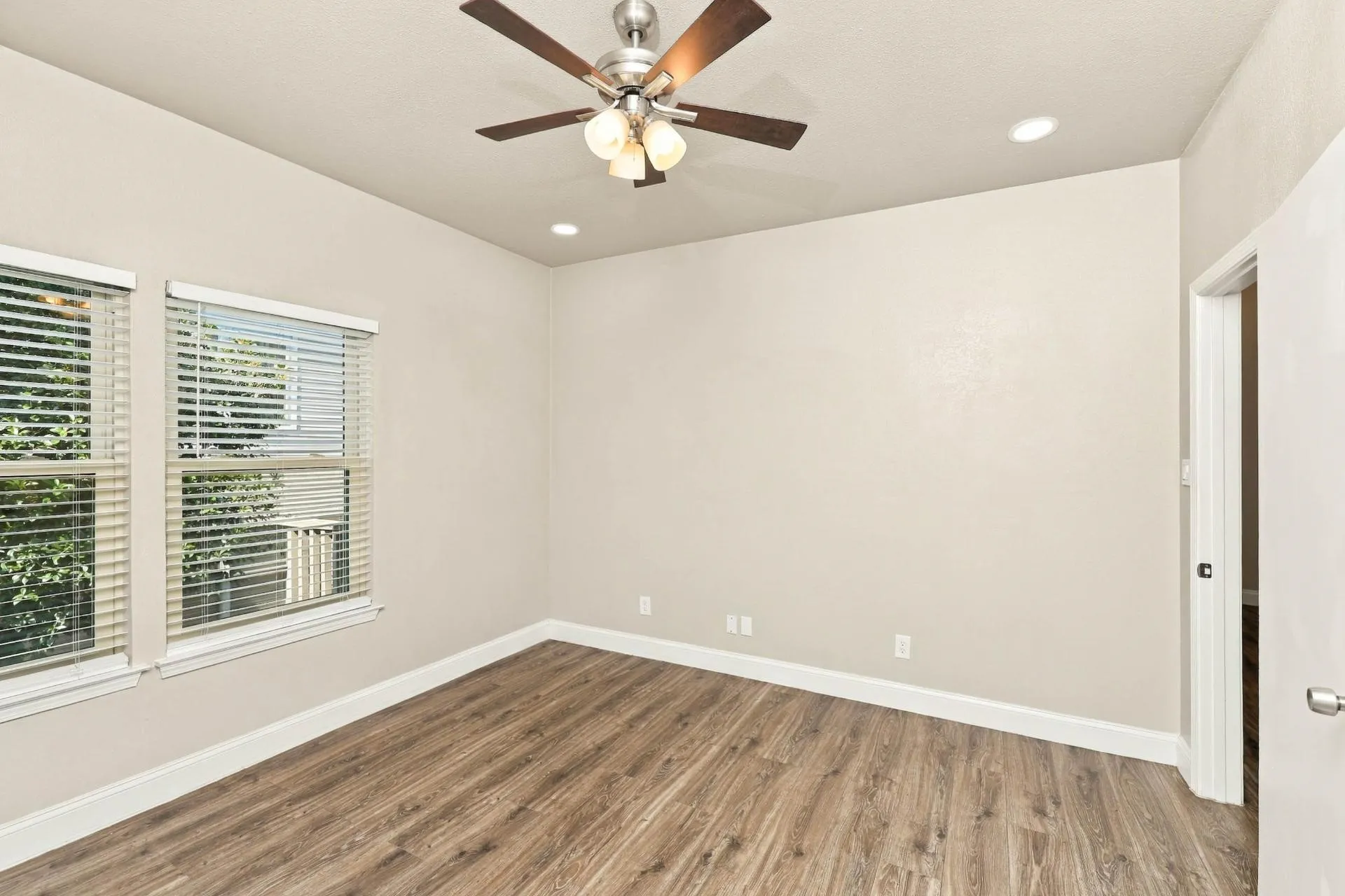 Condominium For Rent in Dallas County , 5616 Preston Oaks Road 1406, Dallas, Texas 75254, 1 Bedroom, 1 Bathroom, 1 Garage spaces, 739 Sqft, built in 1982, mls#21405144, Real Estate Agent in Dallas, Homes For Rent in Dallas county, Homes For Rent in Dallas, Realtor in Dallas Texas, Real Estate Brokerage Independent Realty Texas, Luminita Cordes Realtor