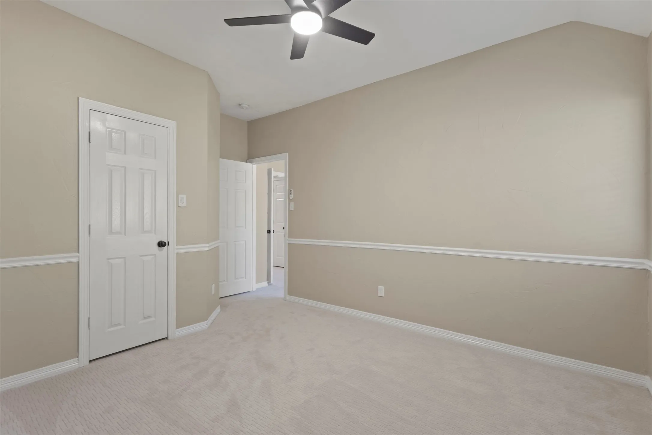 Single Family Residence For Sale in Collin County , 5705 Sandalwood Drive, Mc Kinney, Texas 75072, 4 Bedroom, 4 Bathroom, 3 Garage spaces, 3,236 Sqft, built in 1999, mls#21405125, Real Estate Agent in Mc Kinney, Homes For Sale in Collin county, Homes For Sale in Mc Kinney, Realtor in Mc Kinney Texas, Real Estate Brokerage Independent Realty Texas, Luminita Cordes Realtor