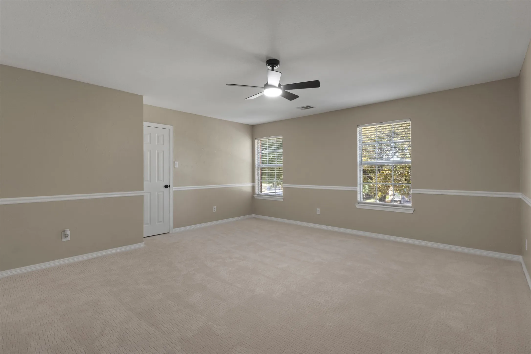 Single Family Residence For Sale in Collin County , 5705 Sandalwood Drive, Mc Kinney, Texas 75072, 4 Bedroom, 4 Bathroom, 3 Garage spaces, 3,236 Sqft, built in 1999, mls#21405125, Real Estate Agent in Mc Kinney, Homes For Sale in Collin county, Homes For Sale in Mc Kinney, Realtor in Mc Kinney Texas, Real Estate Brokerage Independent Realty Texas, Luminita Cordes Realtor
